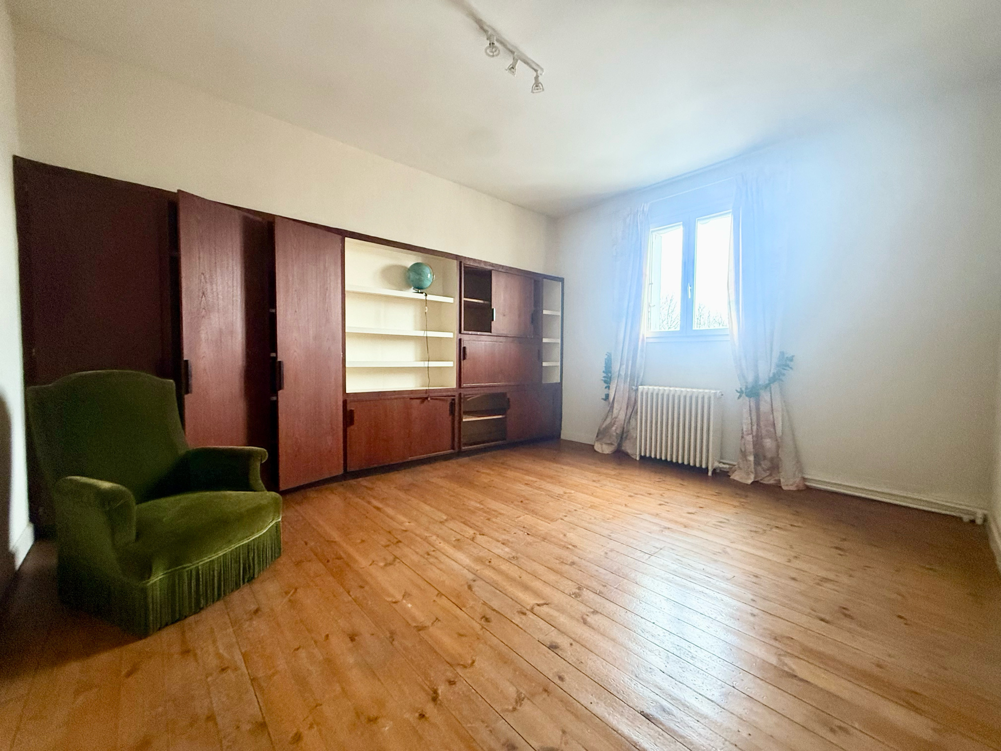 Immo80 – L'immobilier à Amiens et dans la Somme-MONTDIDIER – MAISON SEMI MITOYENNE – 4 CHAMBRES – COUR – CAVE