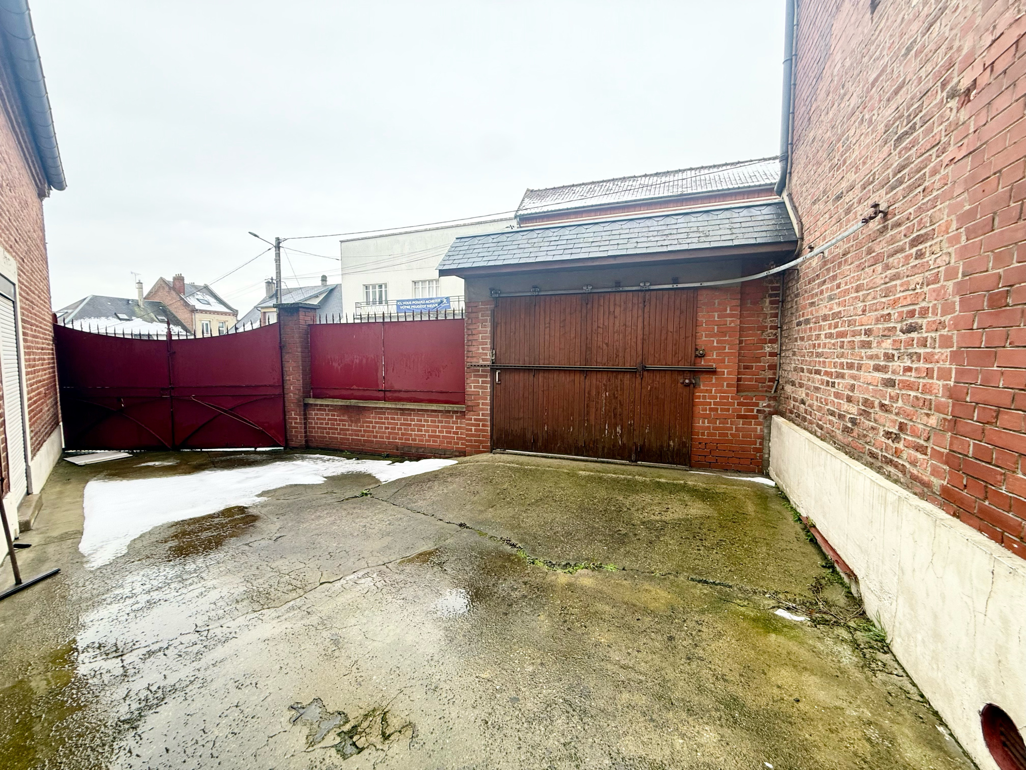 Immo80 – L'immobilier à Amiens et dans la Somme-MONTDIDIER – MAISON SEMI MITOYENNE – 4 CHAMBRES – COUR – CAVE