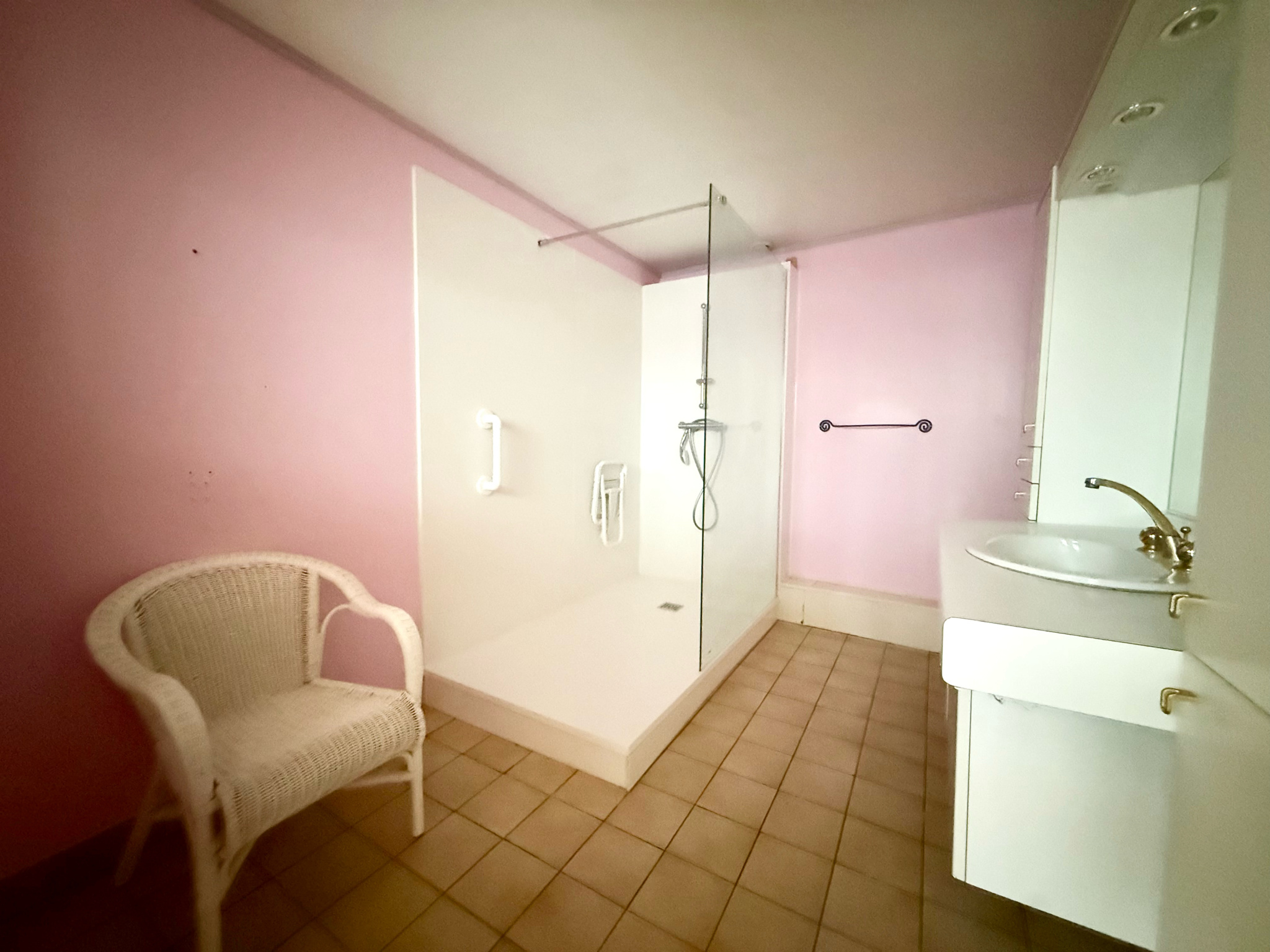 Immo80 – L'immobilier à Amiens et dans la Somme-MONTDIDIER – MAISON SEMI MITOYENNE – 4 CHAMBRES – COUR – CAVE