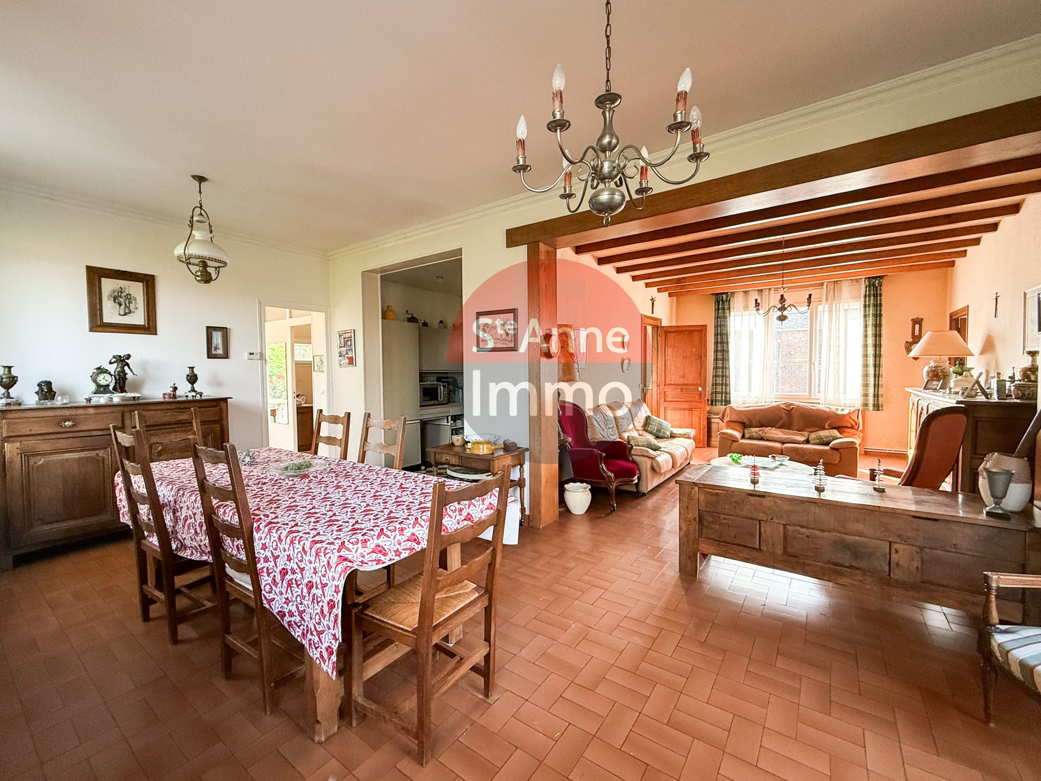 Immo80 – L'immobilier à Amiens et dans la Somme-ROYE – CORPS DE FERME – 203m2 – AUTONOMIE DE PLAIN PIED – 4 CHAMBRES – DEPENDANCES –  JARDIN – GARAGE