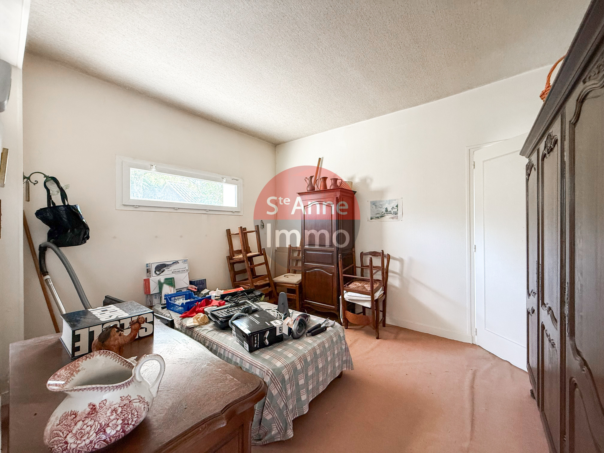 Immo80 – L'immobilier à Amiens et dans la Somme-ROYE – CORPS DE FERME – 203m2 – AUTONOMIE DE PLAIN PIED – 4 CHAMBRES – DEPENDANCES –  JARDIN – GARAGE