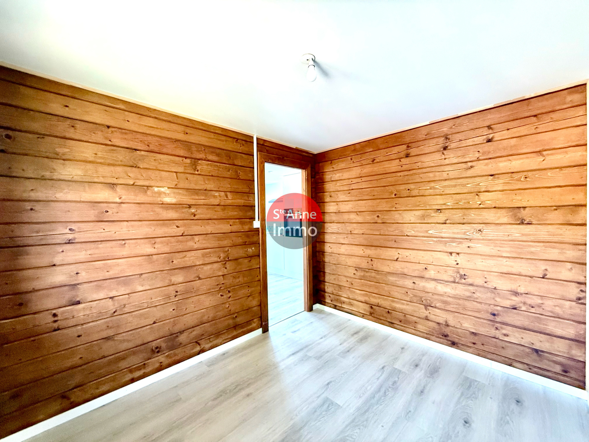 Immo80 – L'immobilier à Amiens et dans la Somme-CHALET – 36m2 – ORVILLERS SOREL – CAMPING – PLAIN PIED – 3 CHAMBRES – GARAGE – JARDIN – TERRASSE