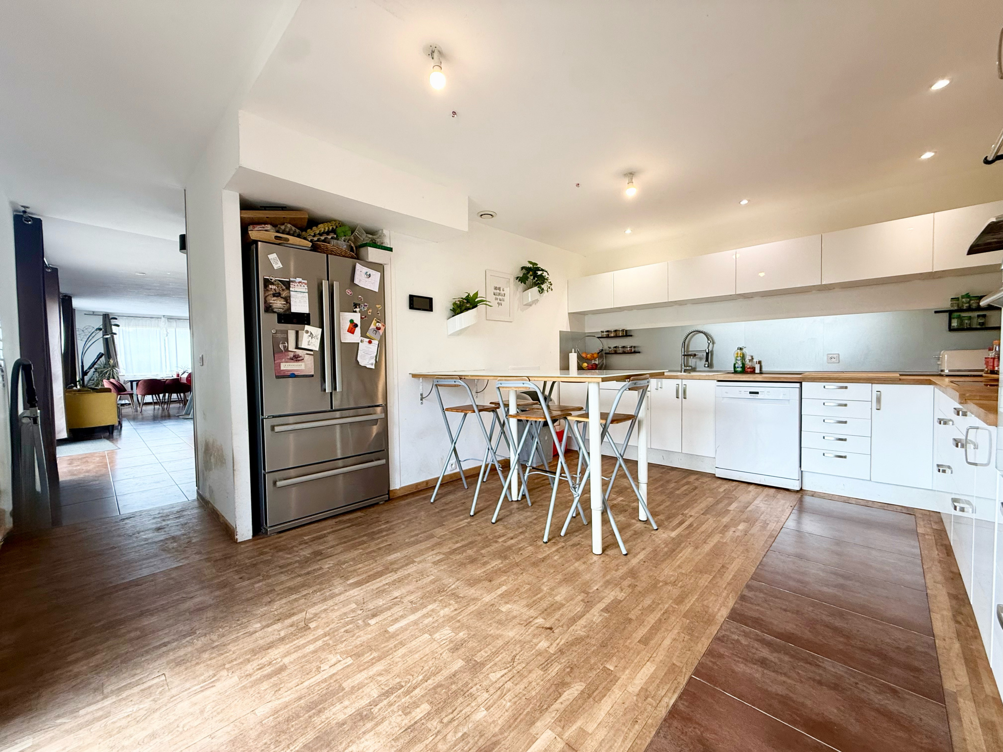 Immo80 – L'immobilier à Amiens et dans la Somme-SAINT GRATIEN – PAVILLON INDIVIDUEL – CONSTRUIT EN 2011-  6 CHAMBRES – TERRASSE – JARDIN – CARPORT