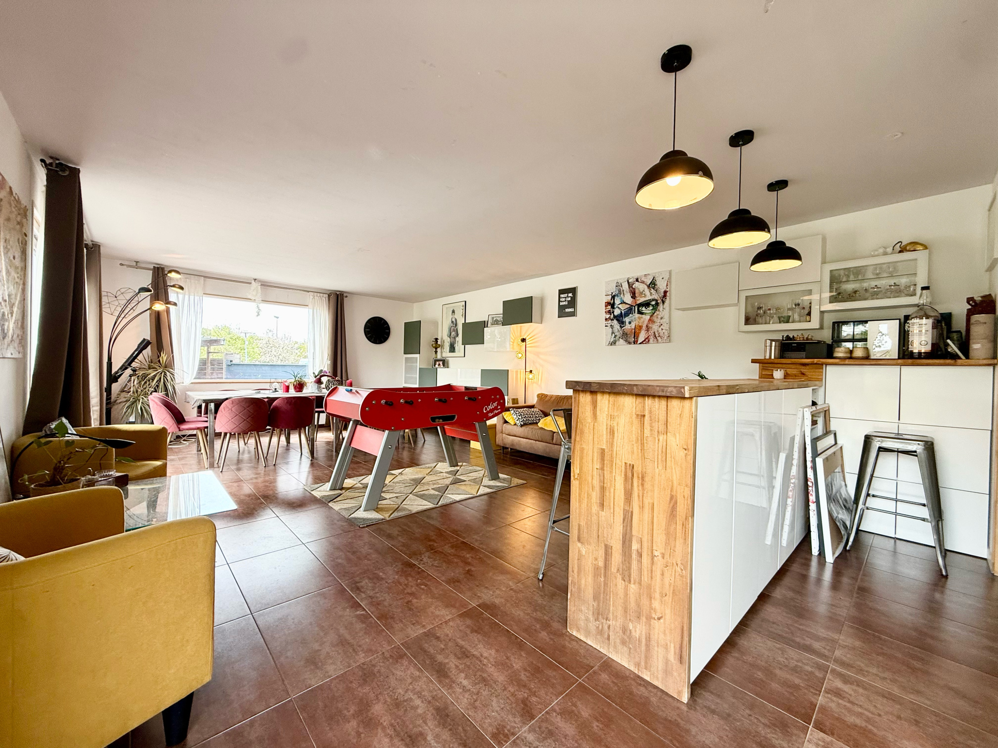 Immo80 – L'immobilier à Amiens et dans la Somme-SAINT GRATIEN – PAVILLON INDIVIDUEL – CONSTRUIT EN 2011-  6 CHAMBRES – TERRASSE – JARDIN – CARPORT