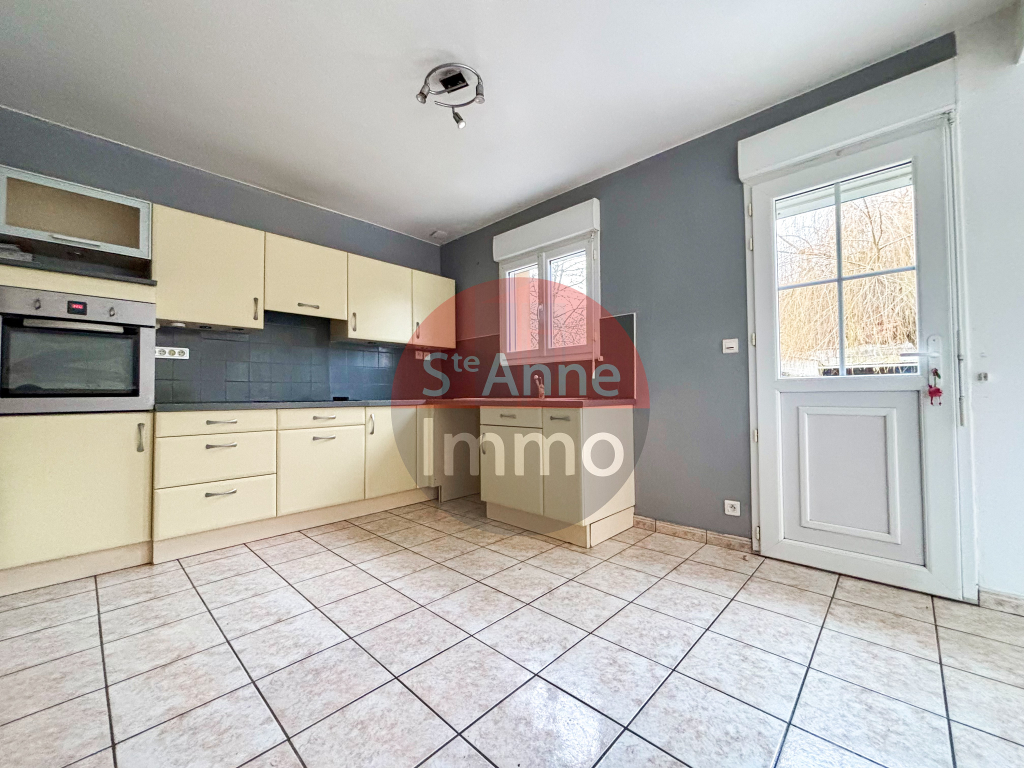 Immo80 – L'immobilier à Amiens et dans la Somme-CONTY – MAISON INDIVIDUELLE – 3 CHAMBRES – DEPENDANCES – SOUS SOL COMPLET – GARAGE