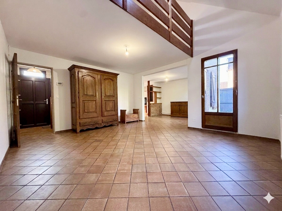 Immo80 – L'immobilier à Amiens et dans la Somme-AMIENS SUD EST – MAISON SEMI MITOYENNE – 5 CHAMBRES – GARAGE – JARDIN – DEPENDANCE