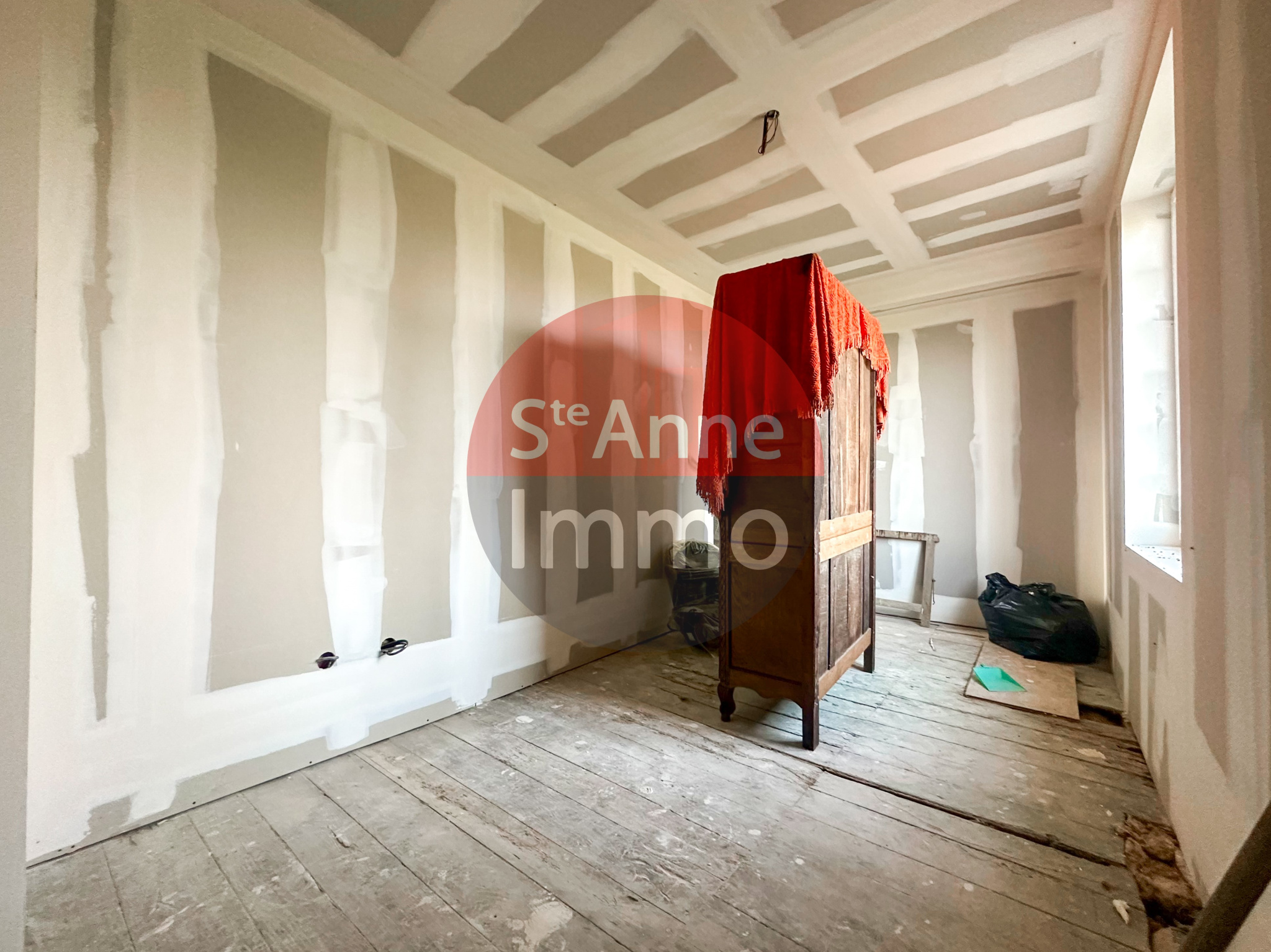 Immo80 – L'immobilier à Amiens et dans la Somme-HAUDRICOURT – MAISON DE MAITRE – 3 CHAMBRES – DEPENDANCES – TERRAIN DE 6015 M2