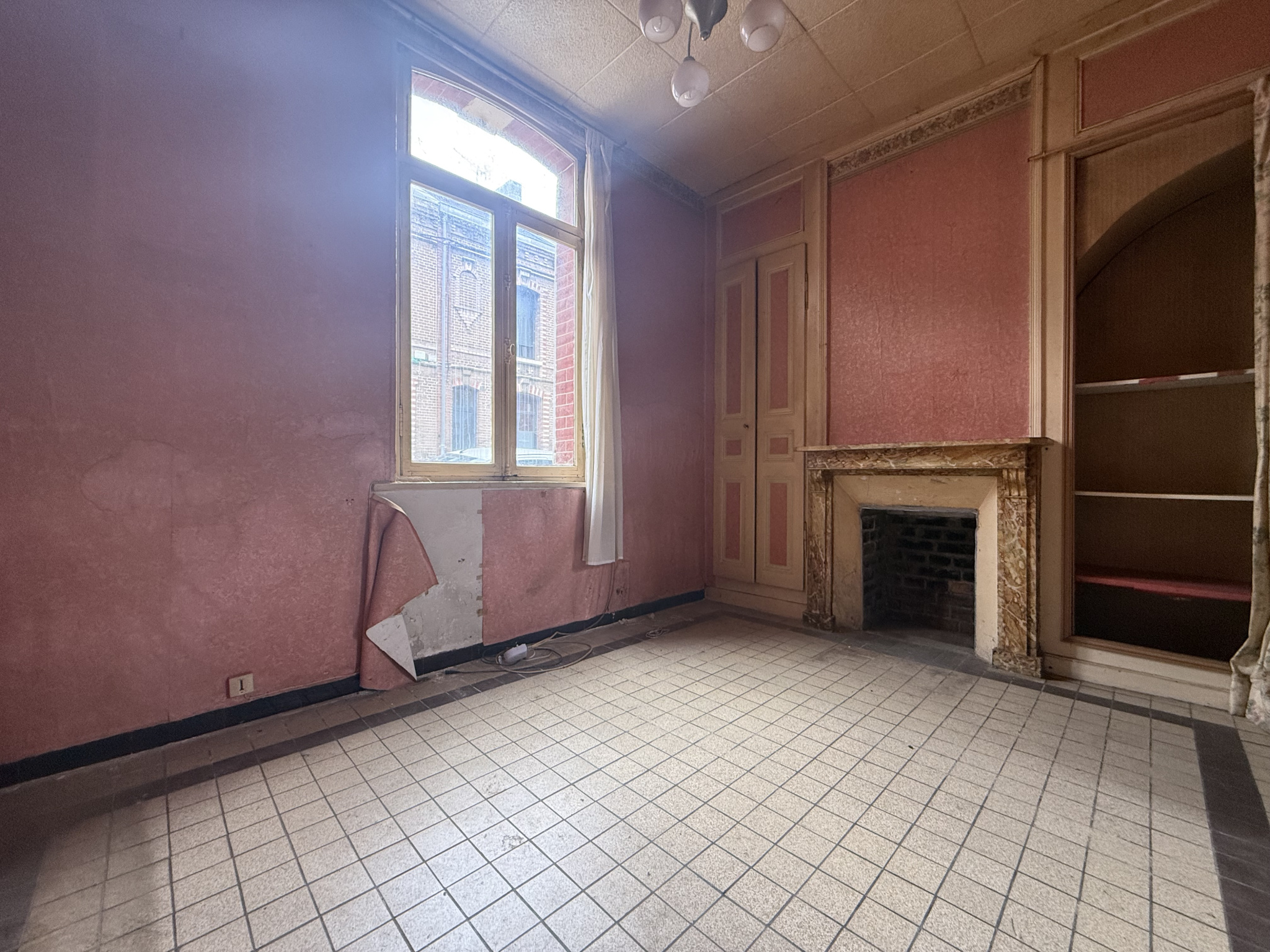 Immo80 – L'immobilier à Amiens et dans la Somme-AMIENS – QUARTIER SAINT ACHEUL – AMIÉNOISE T3 – COUR – RÉNOVATION COMPLETE A PRÉVOIR