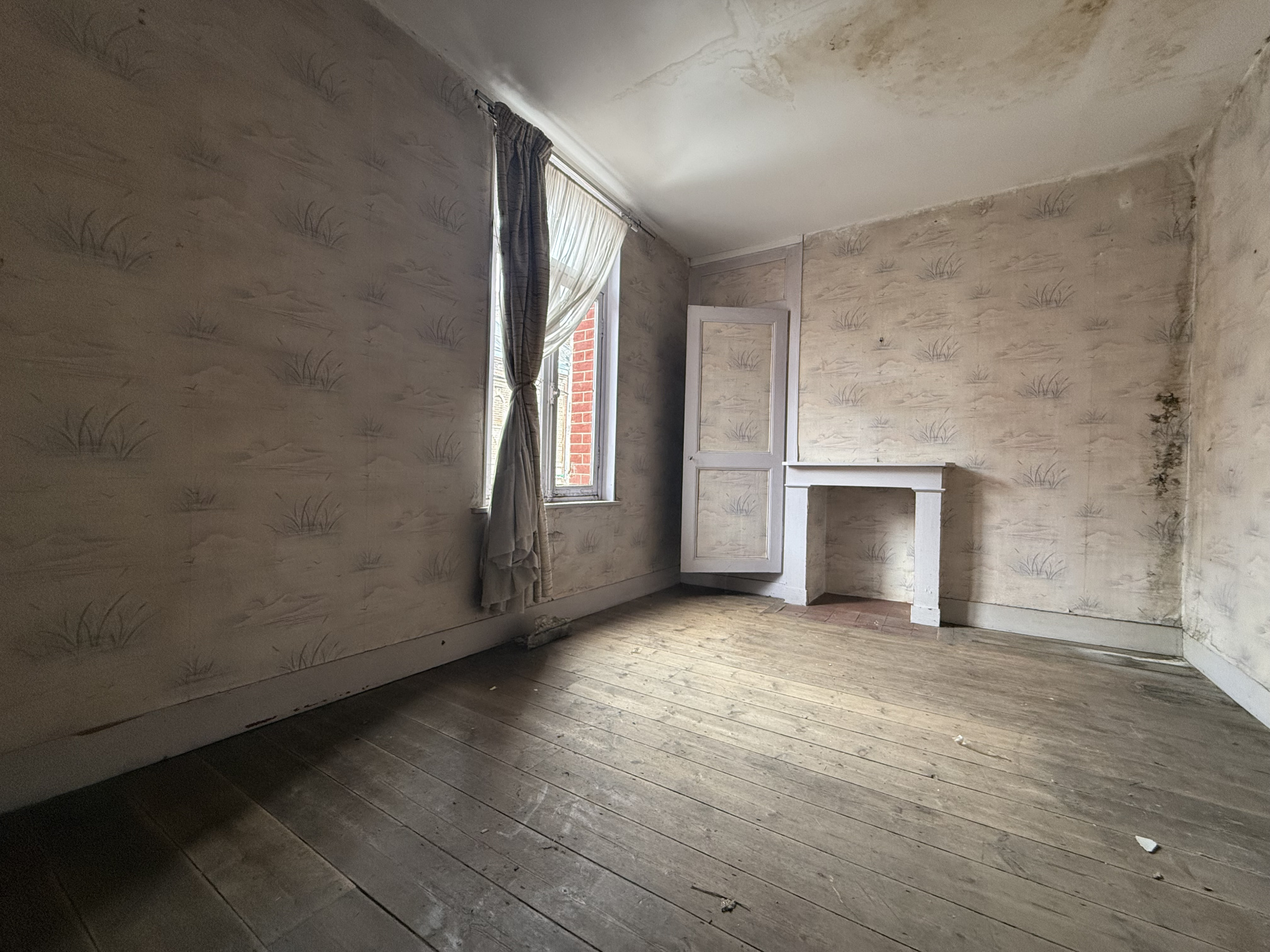 Immo80 – L'immobilier à Amiens et dans la Somme-AMIENS – QUARTIER SAINT ACHEUL – AMIÉNOISE T3 – COUR – RÉNOVATION COMPLETE A PRÉVOIR