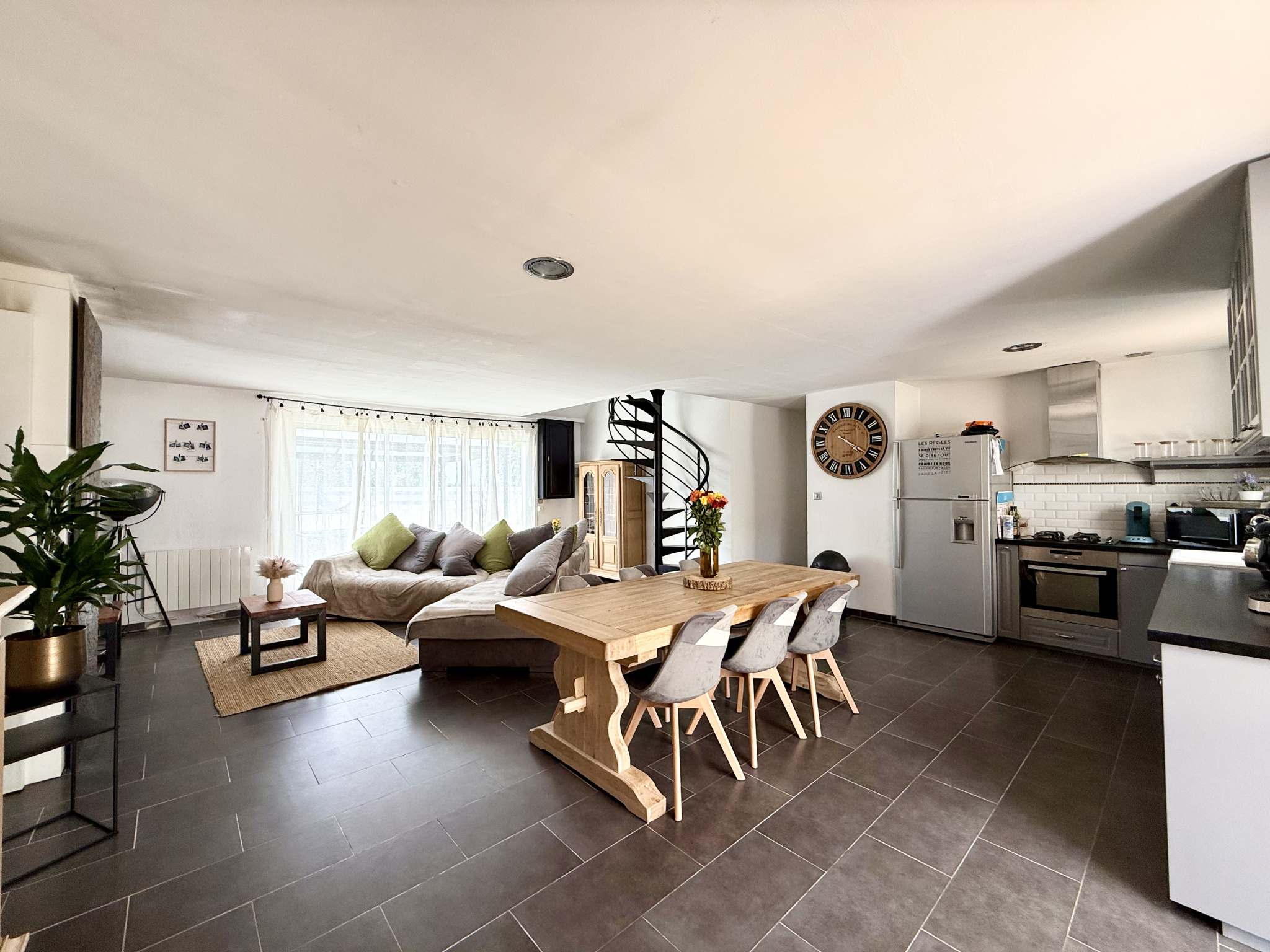Immo80 – L'immobilier à Amiens et dans la Somme-CHAMPIEN – 135m2 – MAISON INDIVIDUELLE – AUTONOMIE DE PLAIN PIED – 5 CHAMBRES – JARDIN – COUR – TERRASSE – DEP