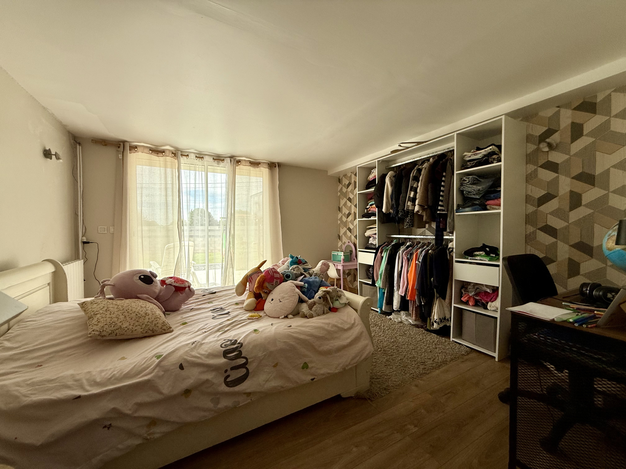 Immo80 – L'immobilier à Amiens et dans la Somme-CHAMPIEN – 135m2 – MAISON INDIVIDUELLE – AUTONOMIE DE PLAIN PIED – 5 CHAMBRES – JARDIN – COUR – TERRASSE – DEP