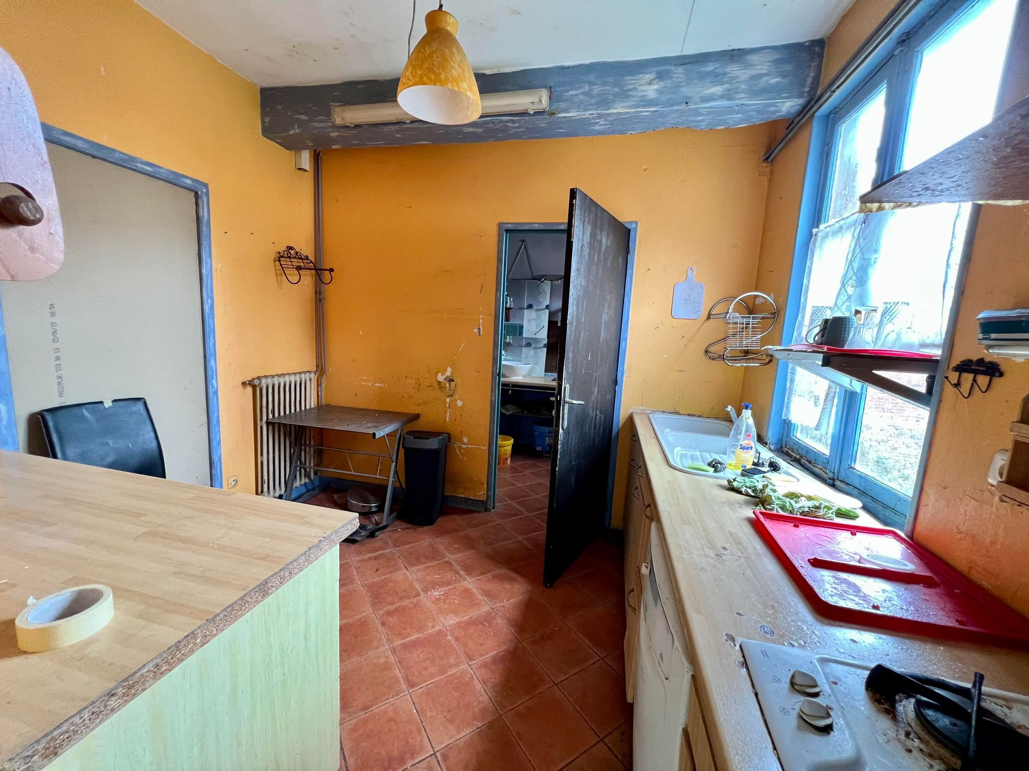 Immo80 – L'immobilier à Amiens et dans la Somme-DAVENESCOURT – MAISON SEMI MITOYENNE – STATIONNEMENT PRIVATIF – DEPENDANCES – JARDIN