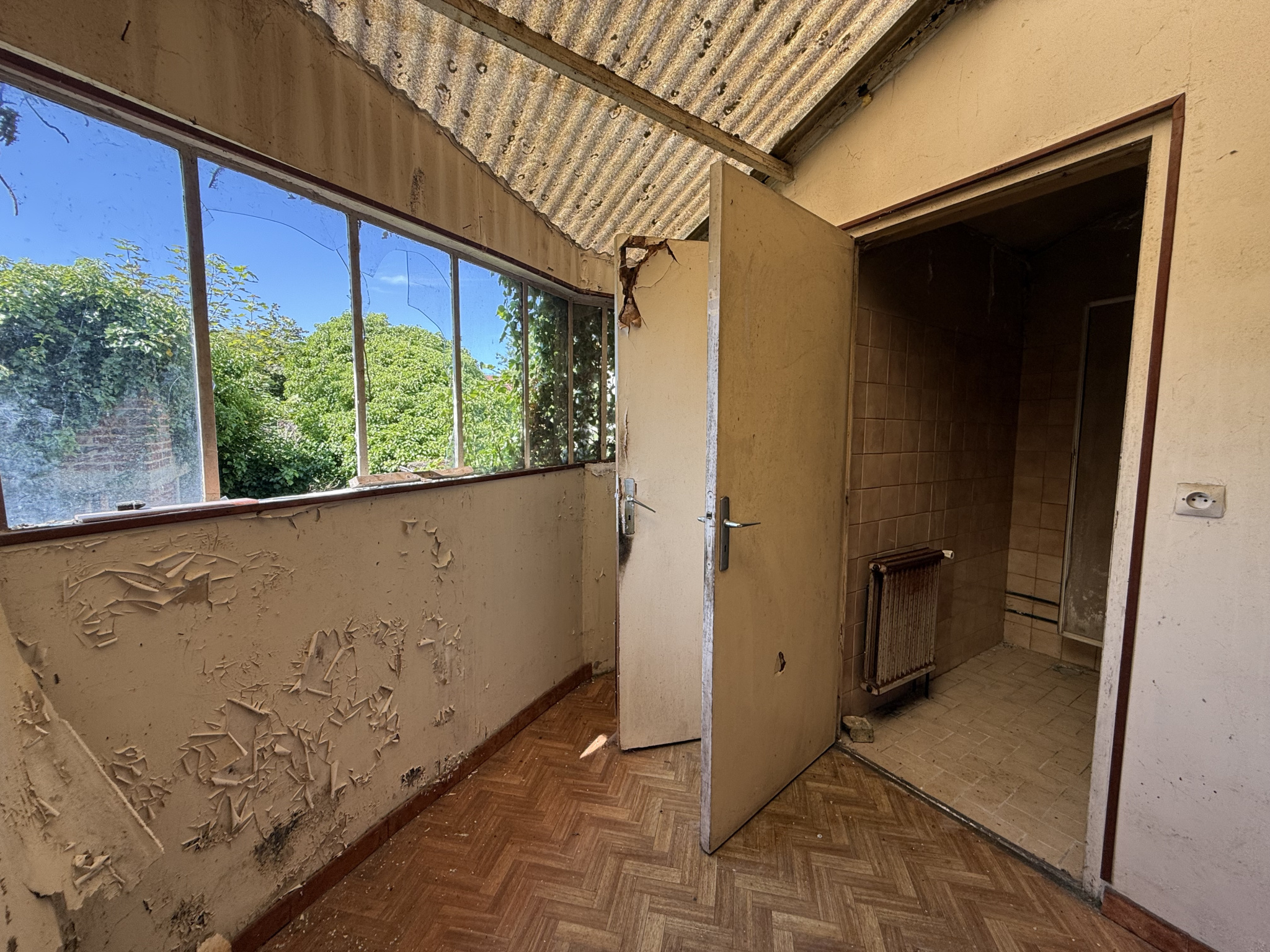 Immo80 – L'immobilier à Amiens et dans la Somme-AMIENS – QUARTIER SAINT MAURICE – MAISON DE PLAIN PIED – GARAGE – JARDIN – DEPENDANCE