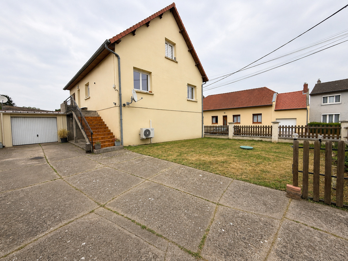 Immo80 – L'immobilier à Amiens et dans la Somme-HANGEST-EN-SANTERRE – ENSEMBLE IMMOBILIERS – 1 LOCAL COMMERCIAL ET 2 MAISON –...
