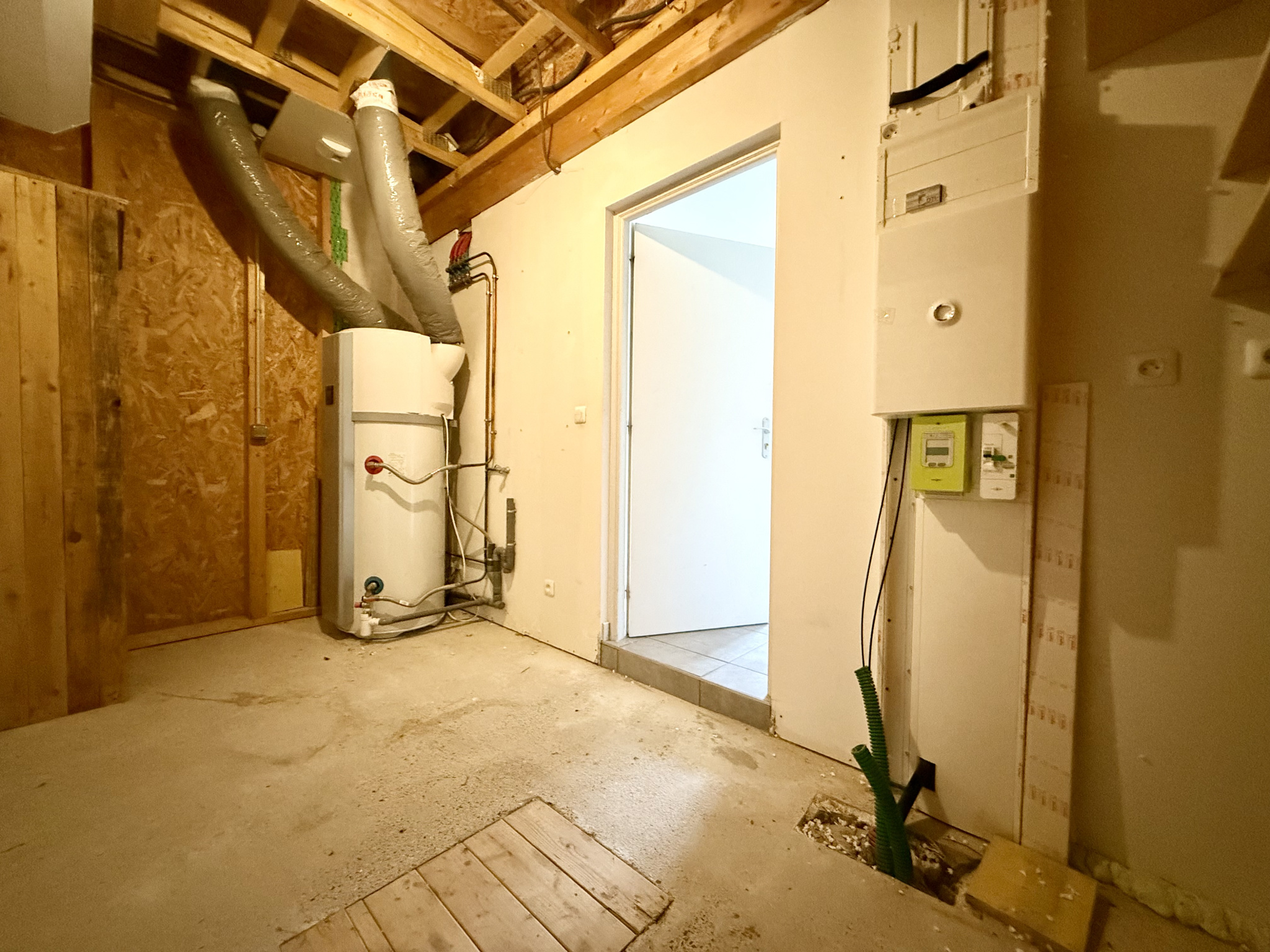 Immo80 – L'immobilier à Amiens et dans la Somme-AMIENS – QUARTIER SAINT ACHEUL – MAISON SEMI MITOYENNE – 3 CHAMBRES – LOCAL VELO – JARDIN – TERRASSE