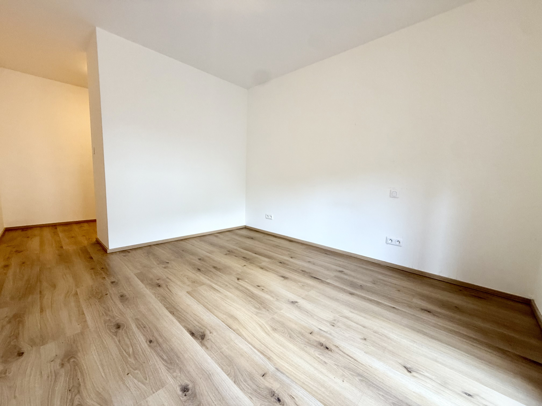 Immo80 – L'immobilier à Amiens et dans la Somme-AMIENS – QUARTIER SAINT ACHEUL – MAISON SEMI MITOYENNE – 3 CHAMBRES – LOCAL VELO – JARDIN – TERRASSE