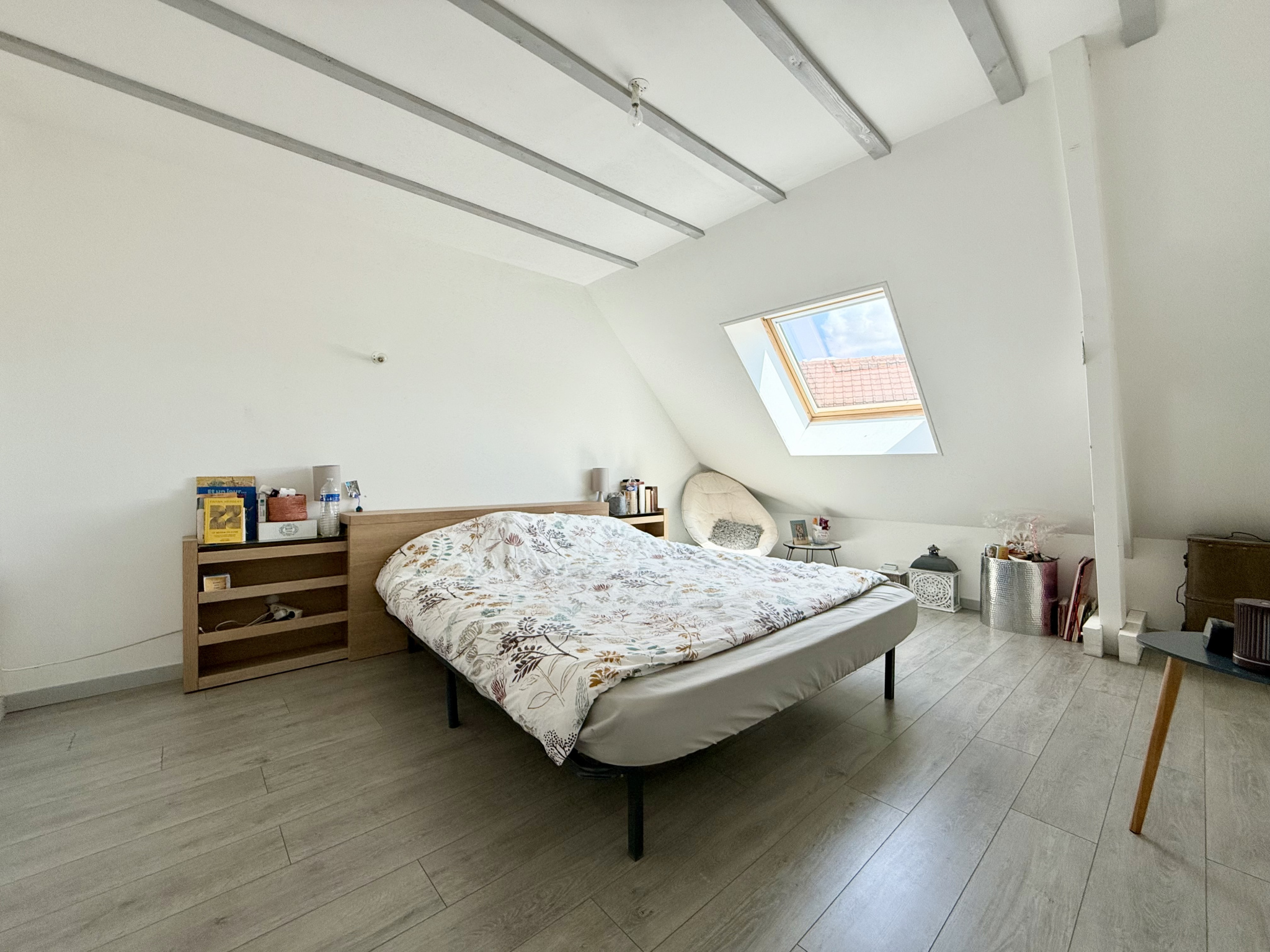 Immo80 – L'immobilier à Amiens et dans la Somme-HANGEST EN SANTERRE- PAVILLON INDIVIDUEL VIVABLE DE PLAIN PIED AVEC ETAGE – 5 CHAMBRES – JARDIN – GARAGE