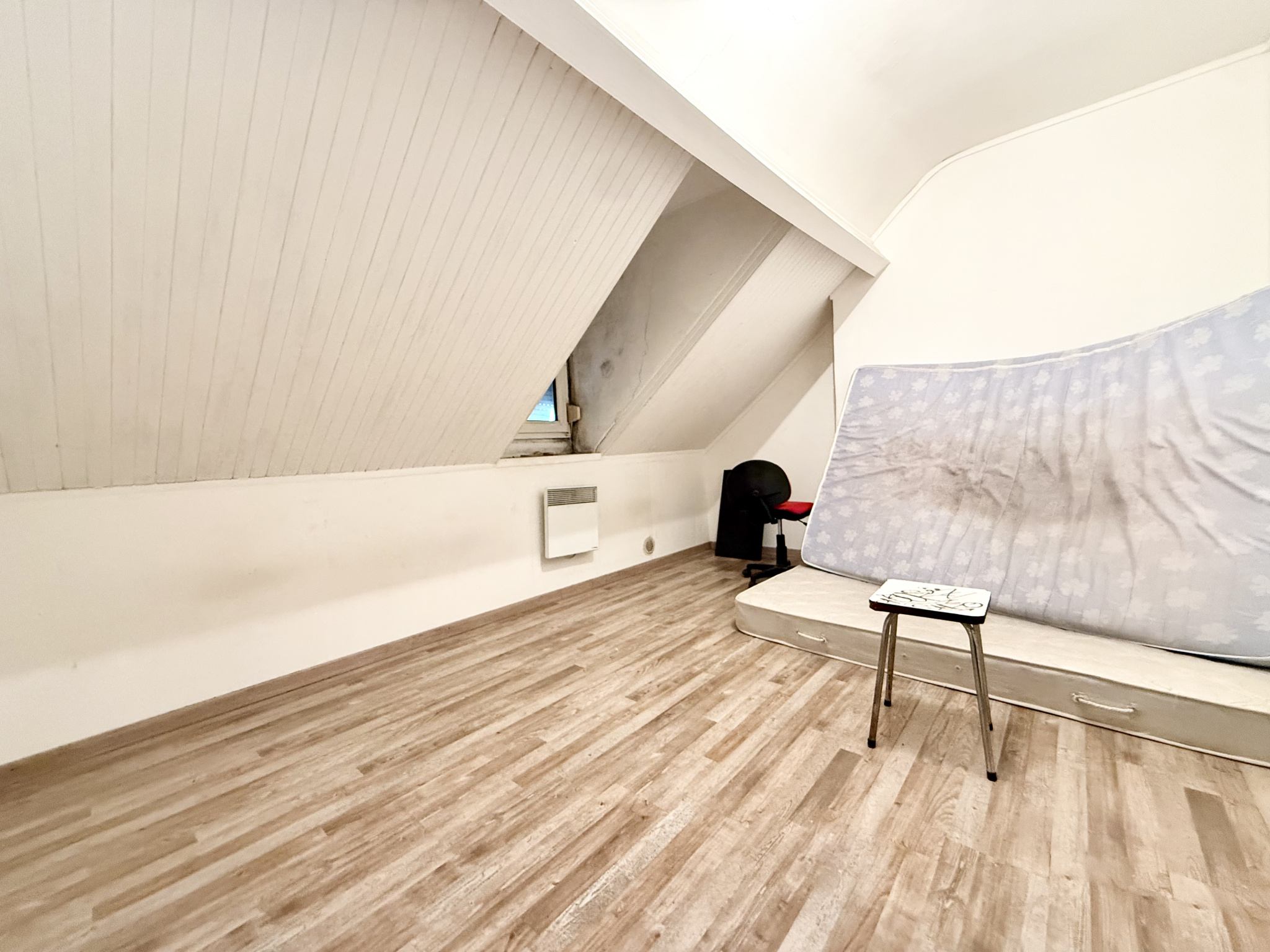 Immo80 – L'immobilier à Amiens et dans la Somme-AMIENS – QUARTIER SAINT ACHEUL – 3 CHAMBRES –  1 BUREAU – JARDIN – GARAGE – DEPENDANCES