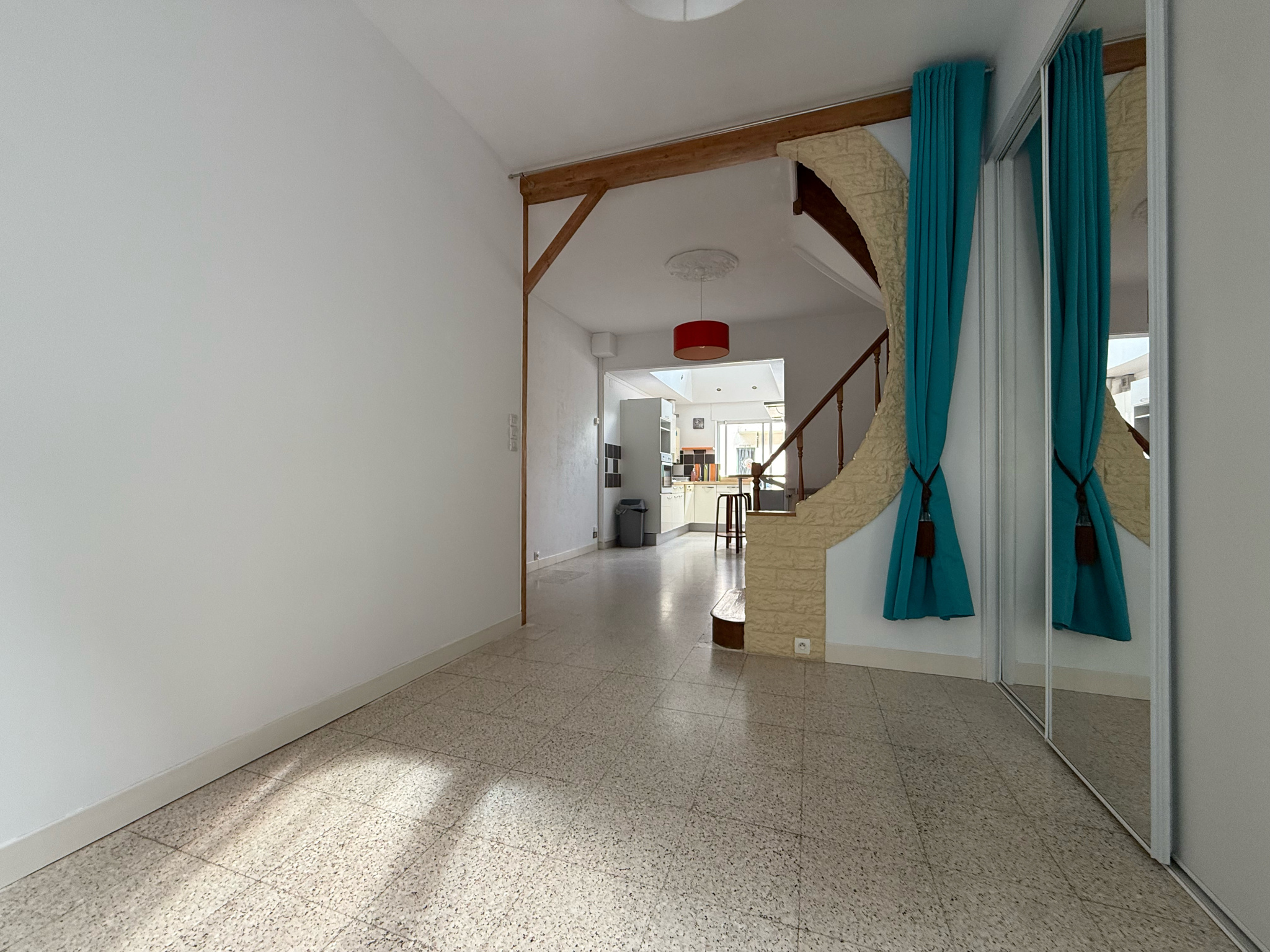 Immo80 – L'immobilier à Amiens et dans la Somme-AMIENS – QUARTIER SAINT ACHEUL – AMIENOISE – COUR – DEPENDANCES – CAVE