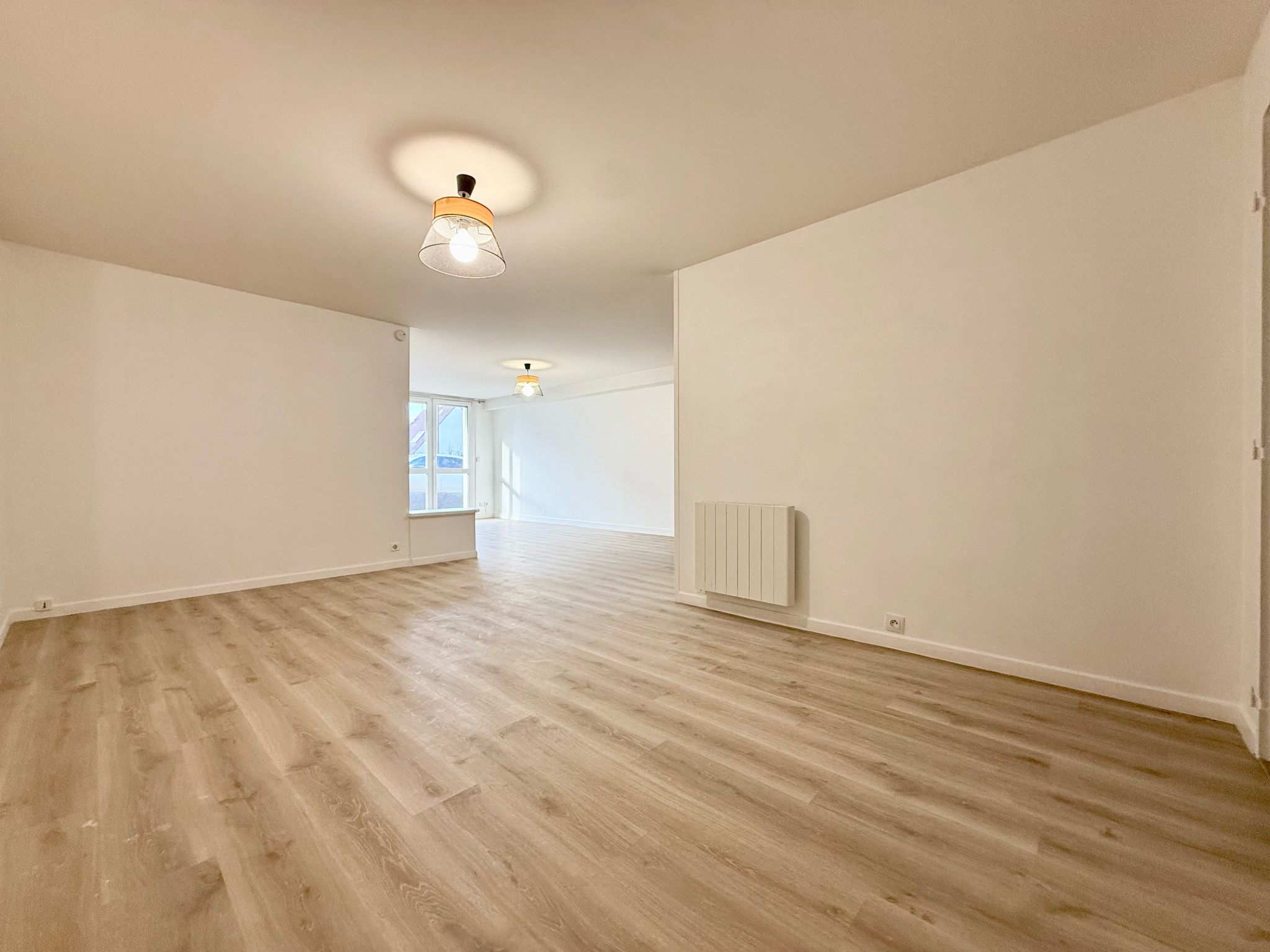 Immo80 – L'immobilier à Amiens et dans la Somme-AMIENS – VAL D&rsquo;AVRE – APPARTEMENT T2 bis – CHAMBRE – BUREAU – TERRASSE