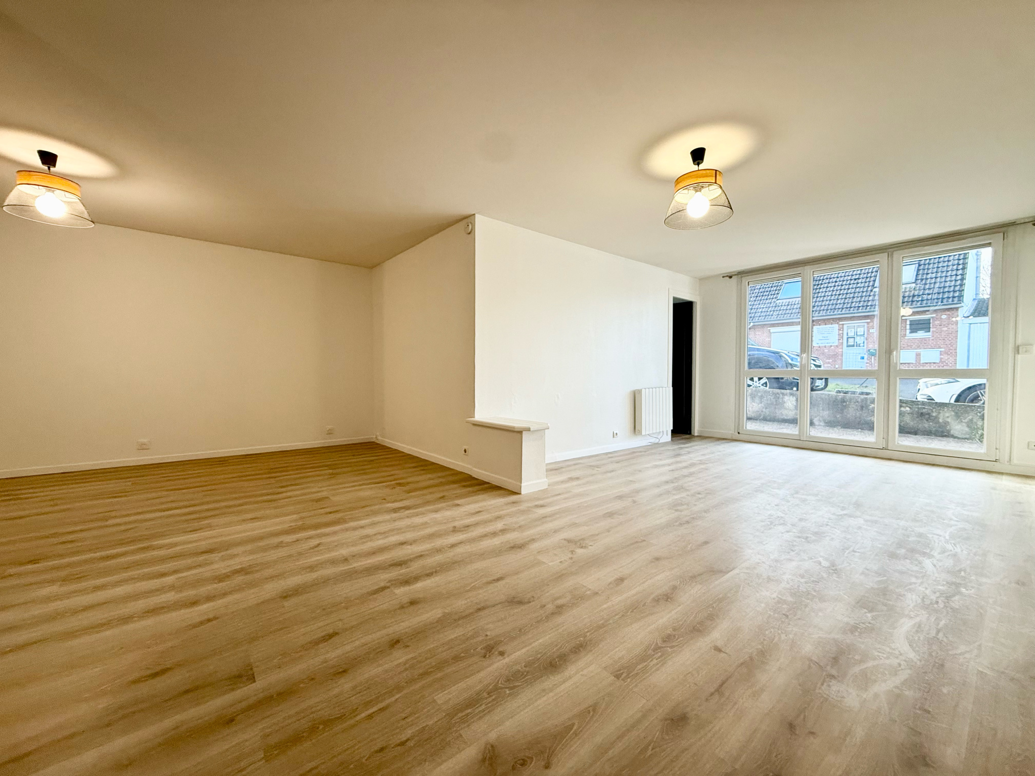 Immo80 – L'immobilier à Amiens et dans la Somme-AMIENS – VAL D&rsquo;AVRE – APPARTEMENT T2 bis – CHAMBRE – BUREAU – TERRASSE