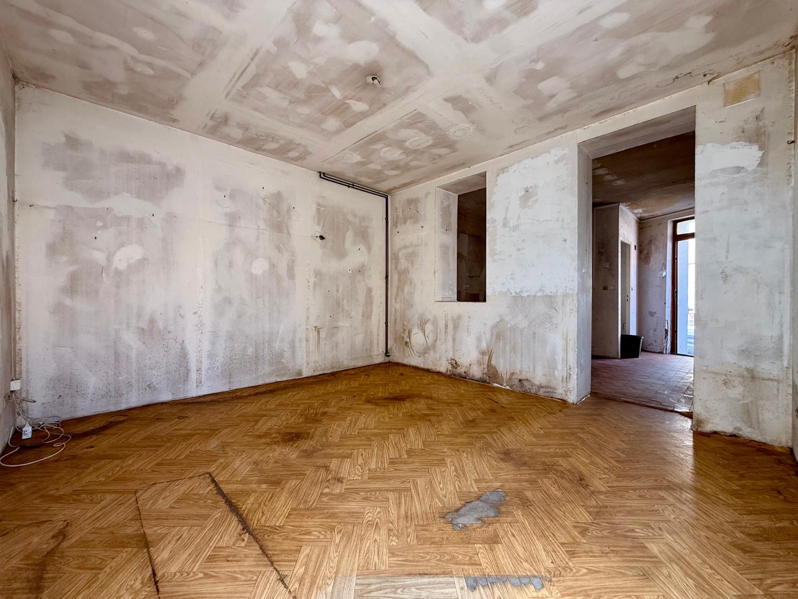 Immo80 – L'immobilier à Amiens et dans la Somme-AMIENS – QUARTIER SAINT ACHEUL – MAISON – 2 CHAMBRES – 1 BUREAU – GARAGE – COUR – DEPENDANCE