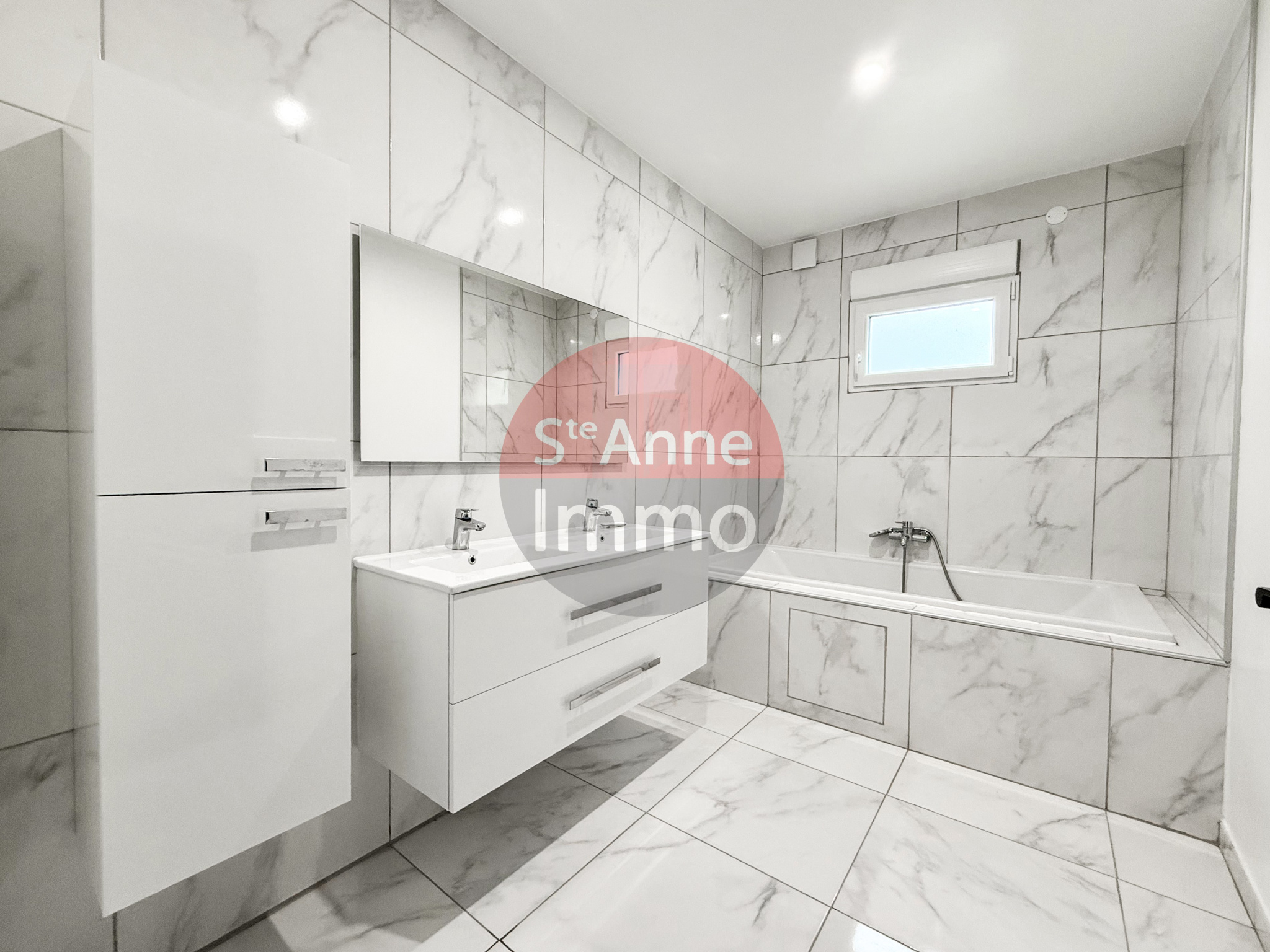 Immo80 – L'immobilier à Amiens et dans la Somme-MARCELCAVE – MAISON INDIVIDUELLE – AUTONOMIE DE PLAIN PIED – 3 CHAMBRES – COUR – JARDIN – DEPENDANCES