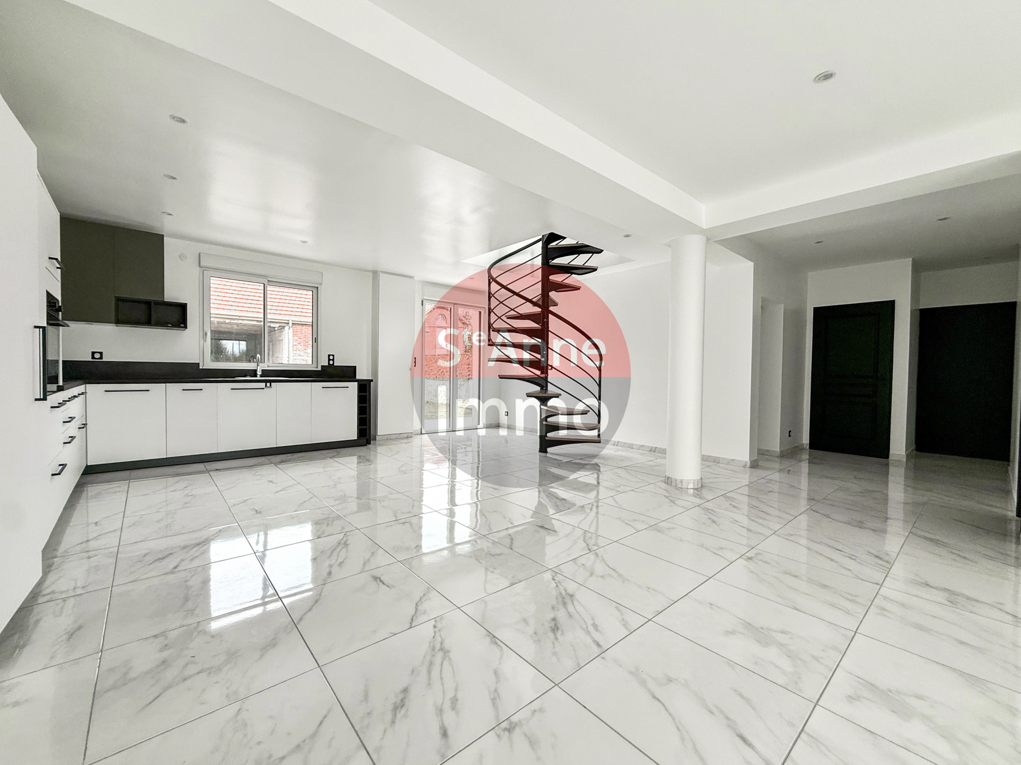 Immo80 – L'immobilier à Amiens et dans la Somme-MARCELCAVE – MAISON INDIVIDUELLE – AUTONOMIE DE PLAIN PIED – 3 CHAMBRES – COUR – JARDIN – DEPENDANCES