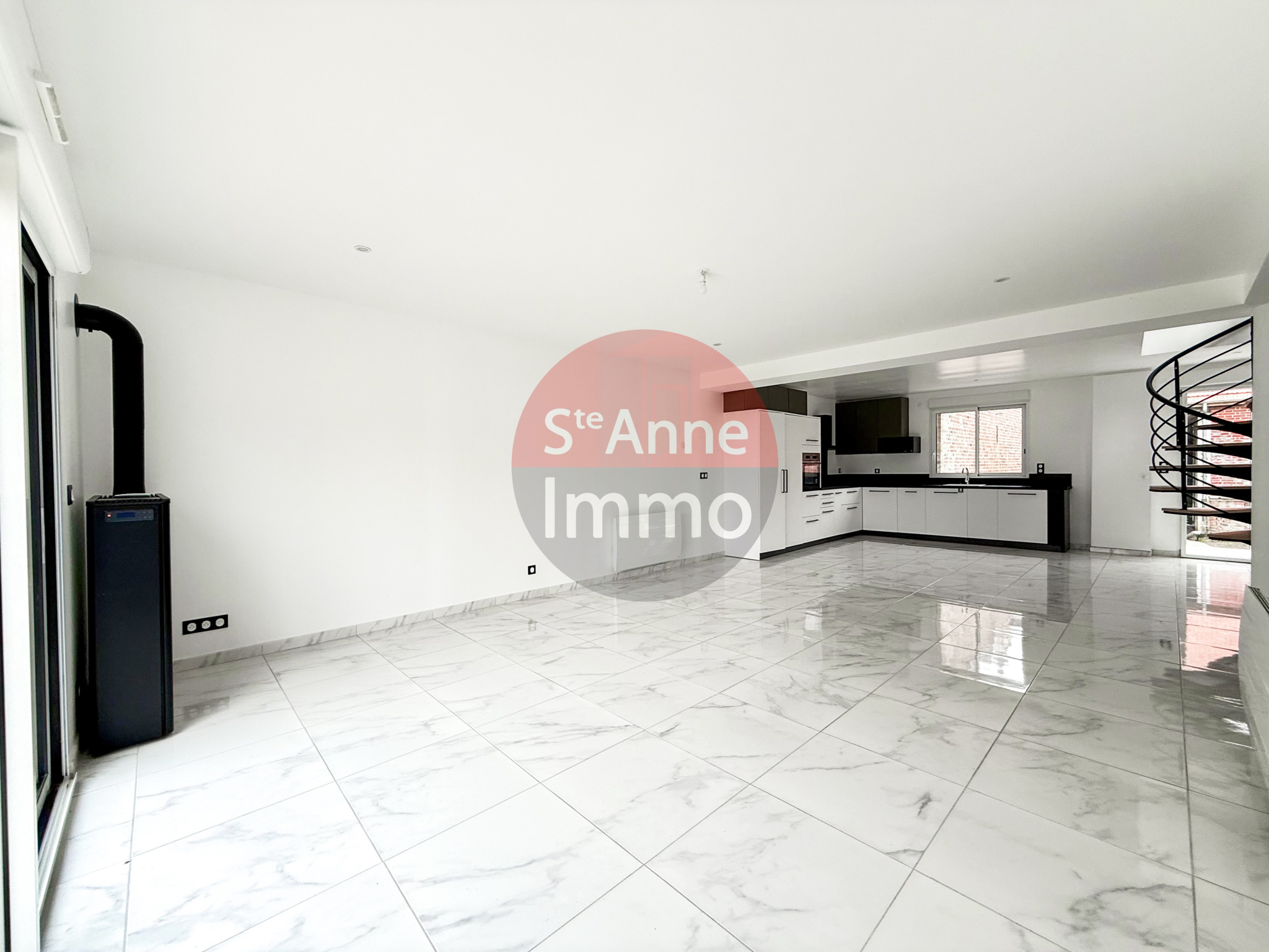 Immo80 – L'immobilier à Amiens et dans la Somme-MARCELCAVE – MAISON INDIVIDUELLE – AUTONOMIE DE PLAIN PIED – 3 CHAMBRES – COUR – JARDIN – DEPENDANCES