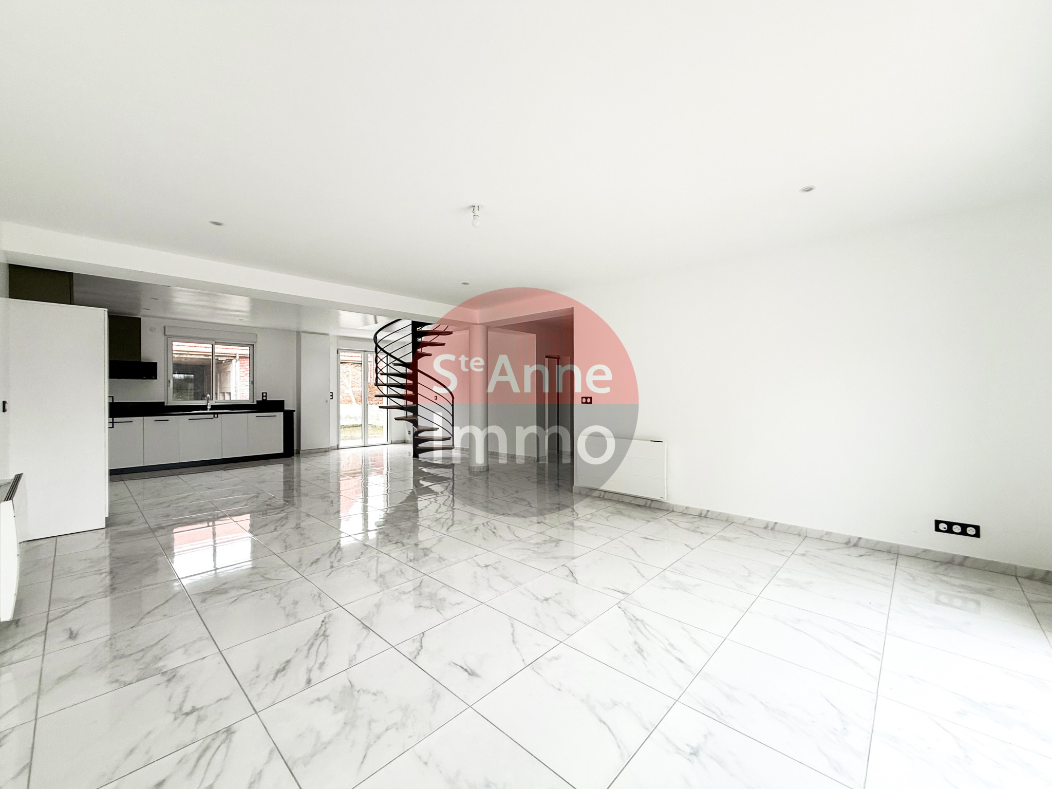 Immo80 – L'immobilier à Amiens et dans la Somme-MARCELCAVE – MAISON INDIVIDUELLE – AUTONOMIE DE PLAIN PIED – 3 CHAMBRES – COUR – JARDIN – DEPENDANCES