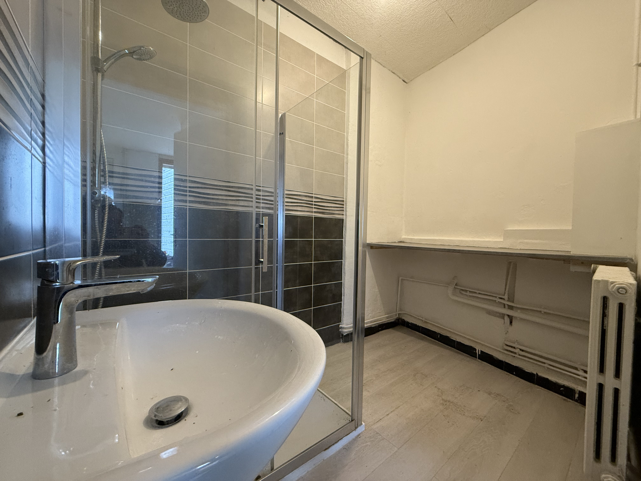 Immo80 – L'immobilier à Amiens et dans la Somme-DAVENESCOURT – MAISON MITOYENNE – 4 CHAMBRES – JARDIN – CAVE