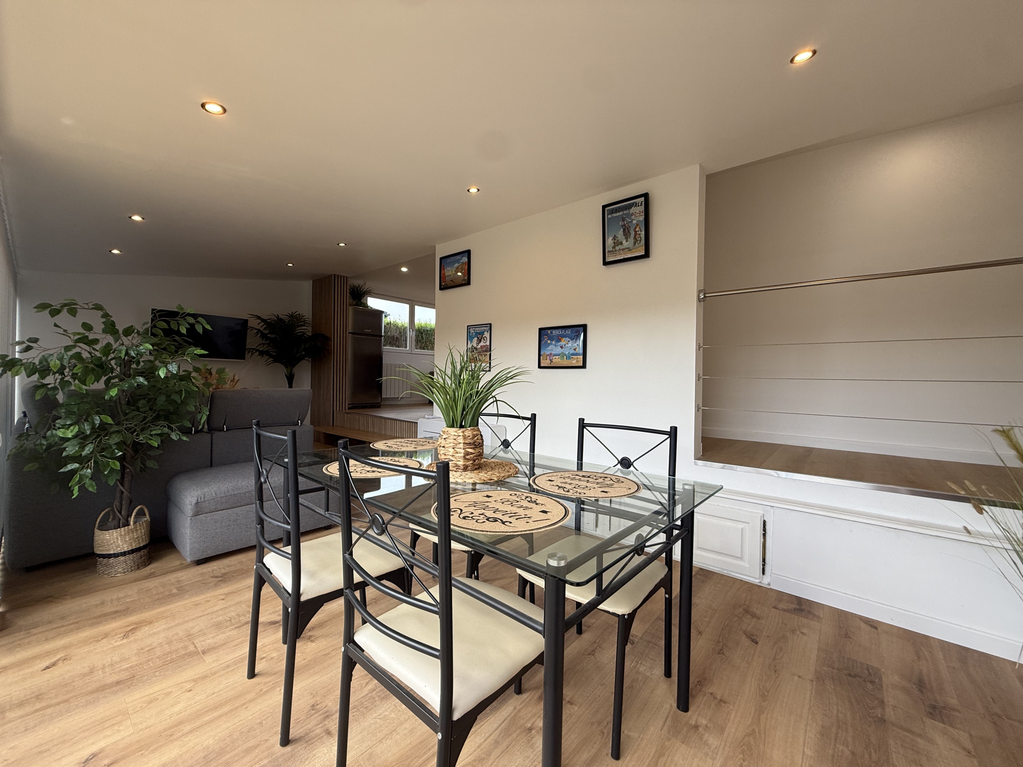 Immo80 – L'immobilier à Amiens et dans la Somme-RANG DU FLIERS – MAISON – 2 CHAMBRES – COUR – TERRASSE – PLACE DE STATIONNEMENT