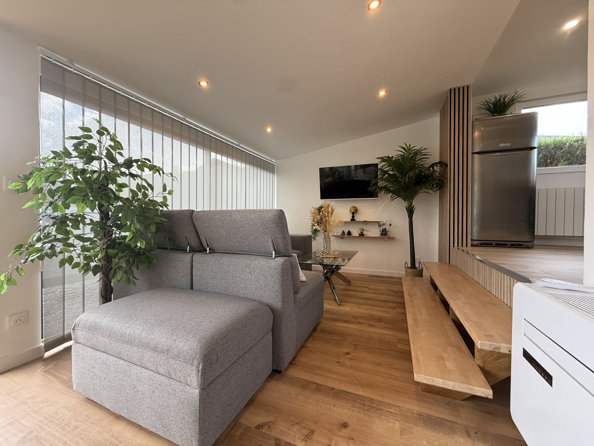 Immo80 – L'immobilier à Amiens et dans la Somme-RANG DU FLIERS – MAISON – 2 CHAMBRES – COUR – TERRASSE – PLACE DE STATIONNEMENT