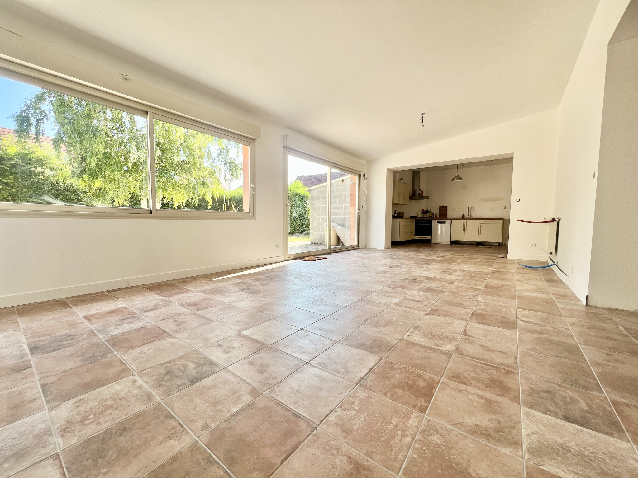 Immo80 – L'immobilier à Amiens et dans la Somme-HAILLES – PROCHE BOVES/AMIENS – MAISON 150M2 – 3 CHAMBRES – AUTONOMIE PLEIN PIED – JARDIN