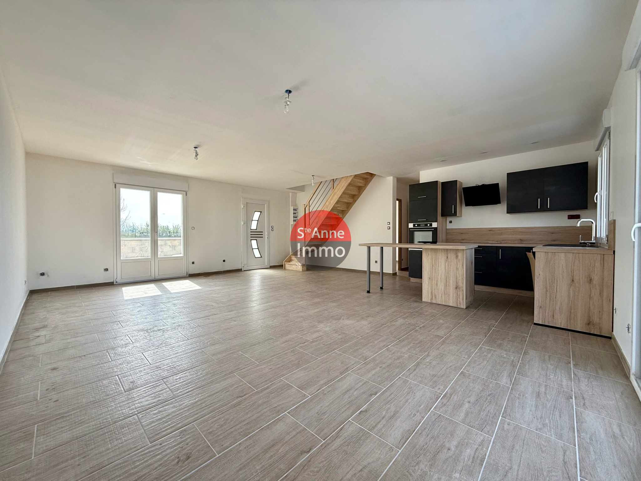 Immo80 – L'immobilier à Amiens et dans la Somme-FOLIES – 135m2 – MAISON INDIVIDUELLE – 4 CHAMBRES – BUREAU – STUDIO – AUTONOMIE DE PLAIN PIED – JARDIN – COUR