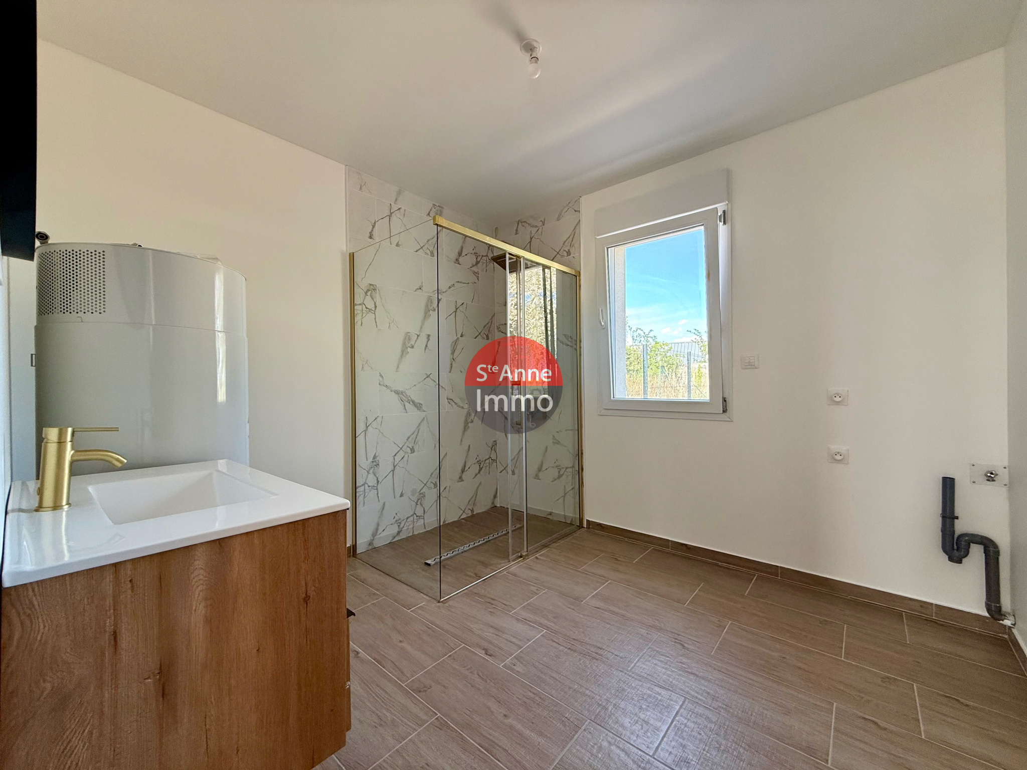 Immo80 – L'immobilier à Amiens et dans la Somme-FOLIES – 135m2 – MAISON INDIVIDUELLE – 4 CHAMBRES – BUREAU – STUDIO – AUTONOMIE DE PLAIN PIED – JARDIN – COUR