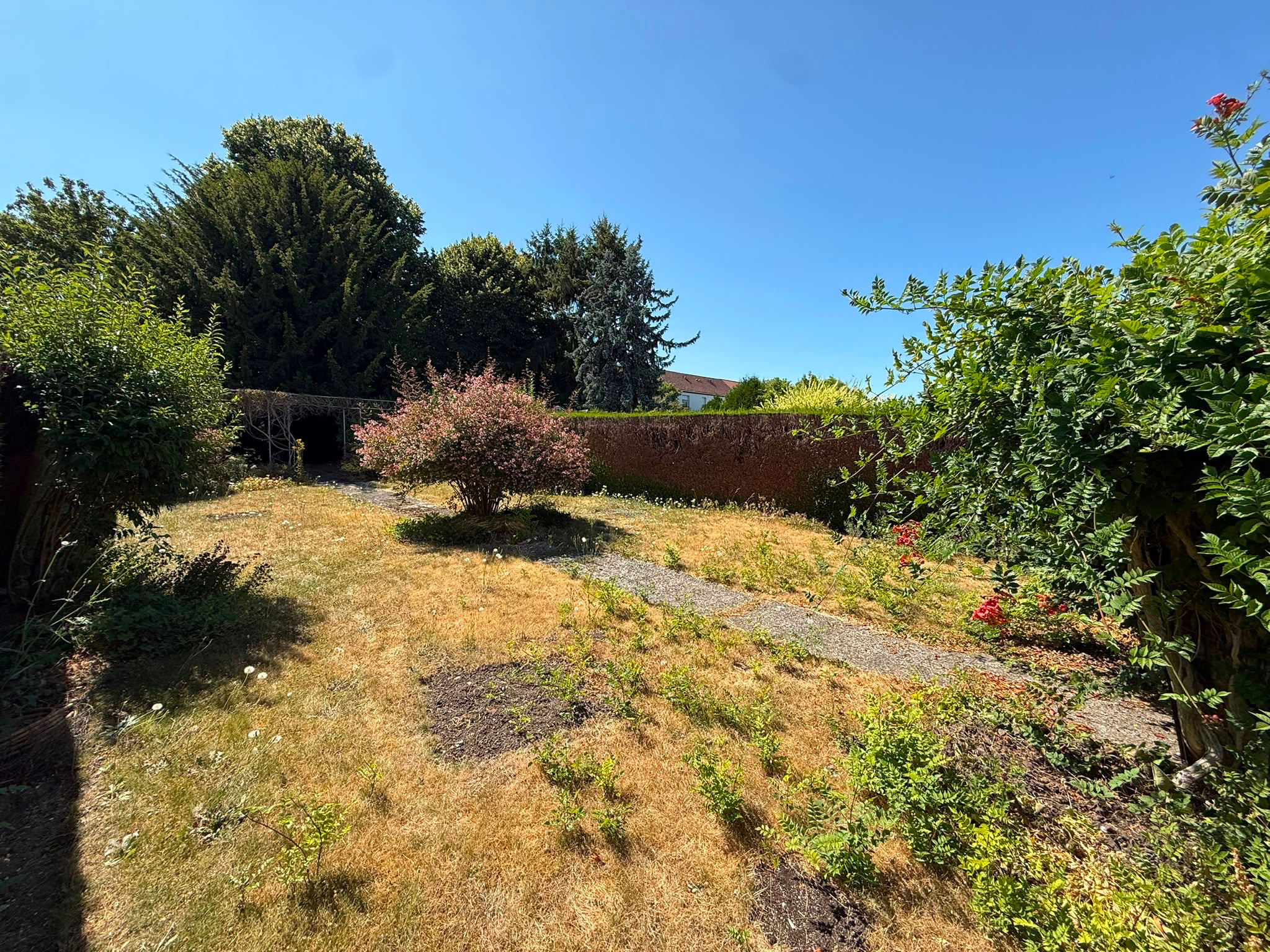 Immo80 – L'immobilier à Amiens et dans la Somme-AMIENS – QUARTIER SAINT ACHEUL / VAL D&rsquo;AVRE – MAISON DE VILLE – JARDIN – GARAGE – DEPENDANCE – TERRASSE