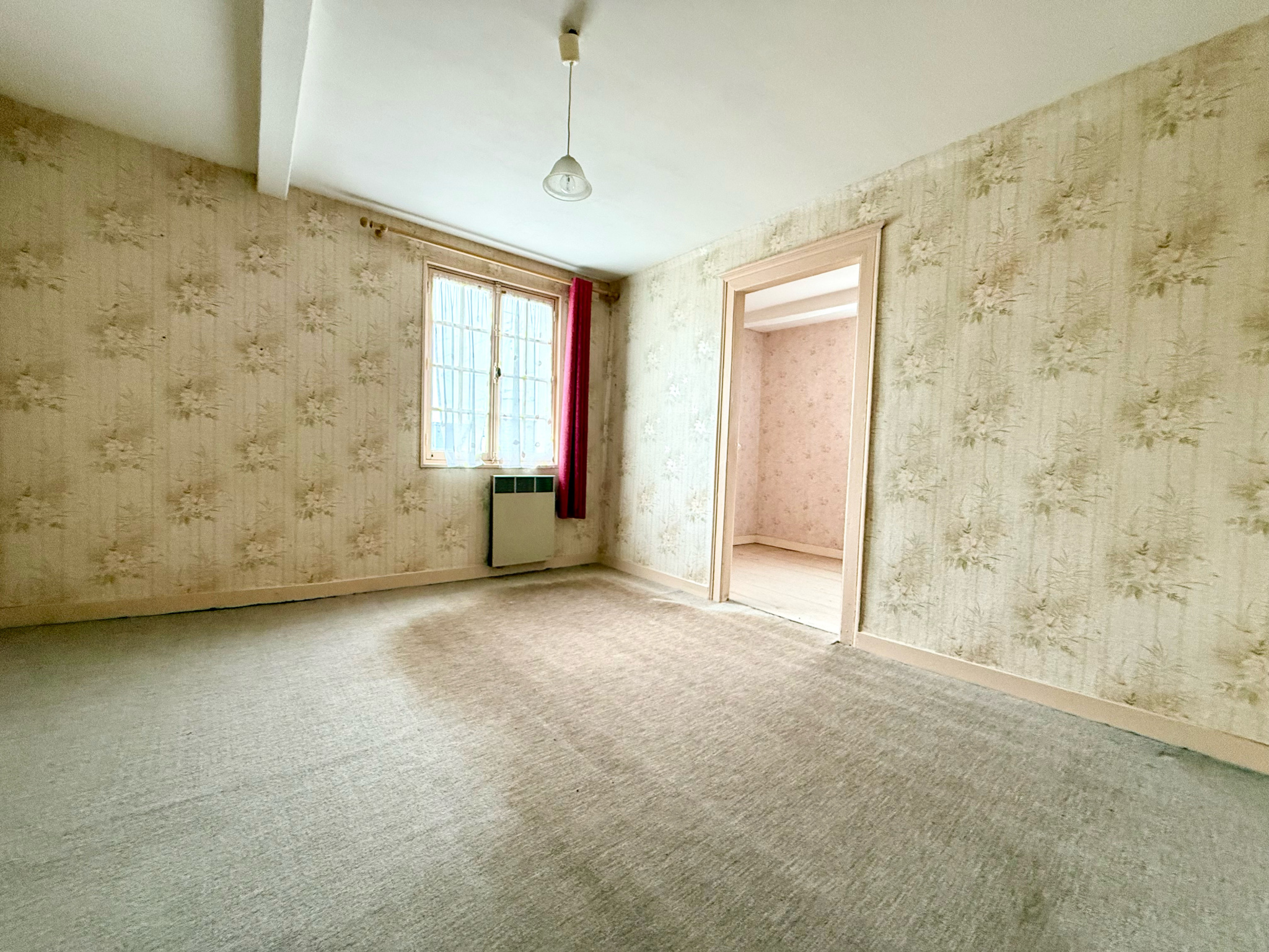 Immo80 – L'immobilier à Amiens et dans la Somme-BEAUCAMPS LE VIEUX – MAISON DE VILLAGE – 2 CHAMBRES – JARDIN – DEPENDANCES – PLACES DE STATIONNEMENT
