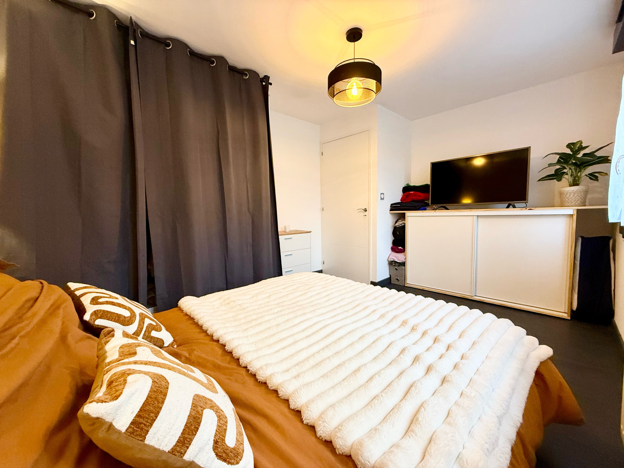 Immo80 – L'immobilier à Amiens et dans la Somme-AMIENS – QUARTIER SAINT PIERRE – 2 CHAMBRES – JARDIN – DEPENDANCE – AUCUN TRAVAUX