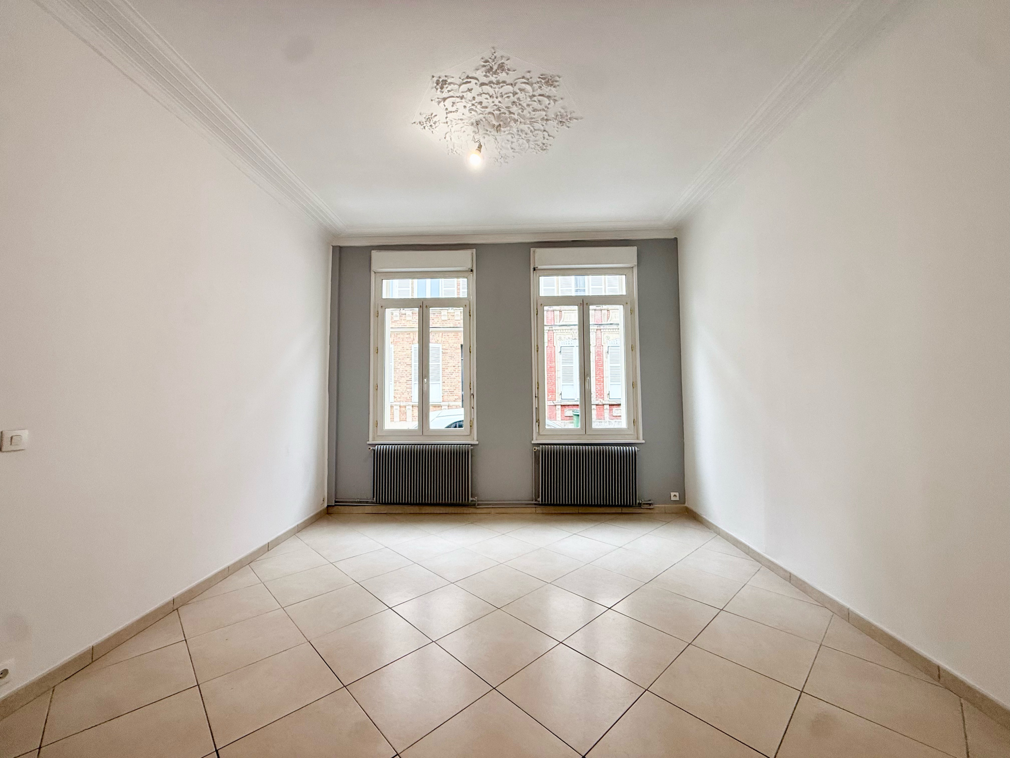 Immo80 – L'immobilier à Amiens et dans la Somme-AMIENS – QUARTIER HENRIVILLE – DOUBLE AMIENOISE – 4 CHAMBRES – COUR – AUCUN TRAVAUX