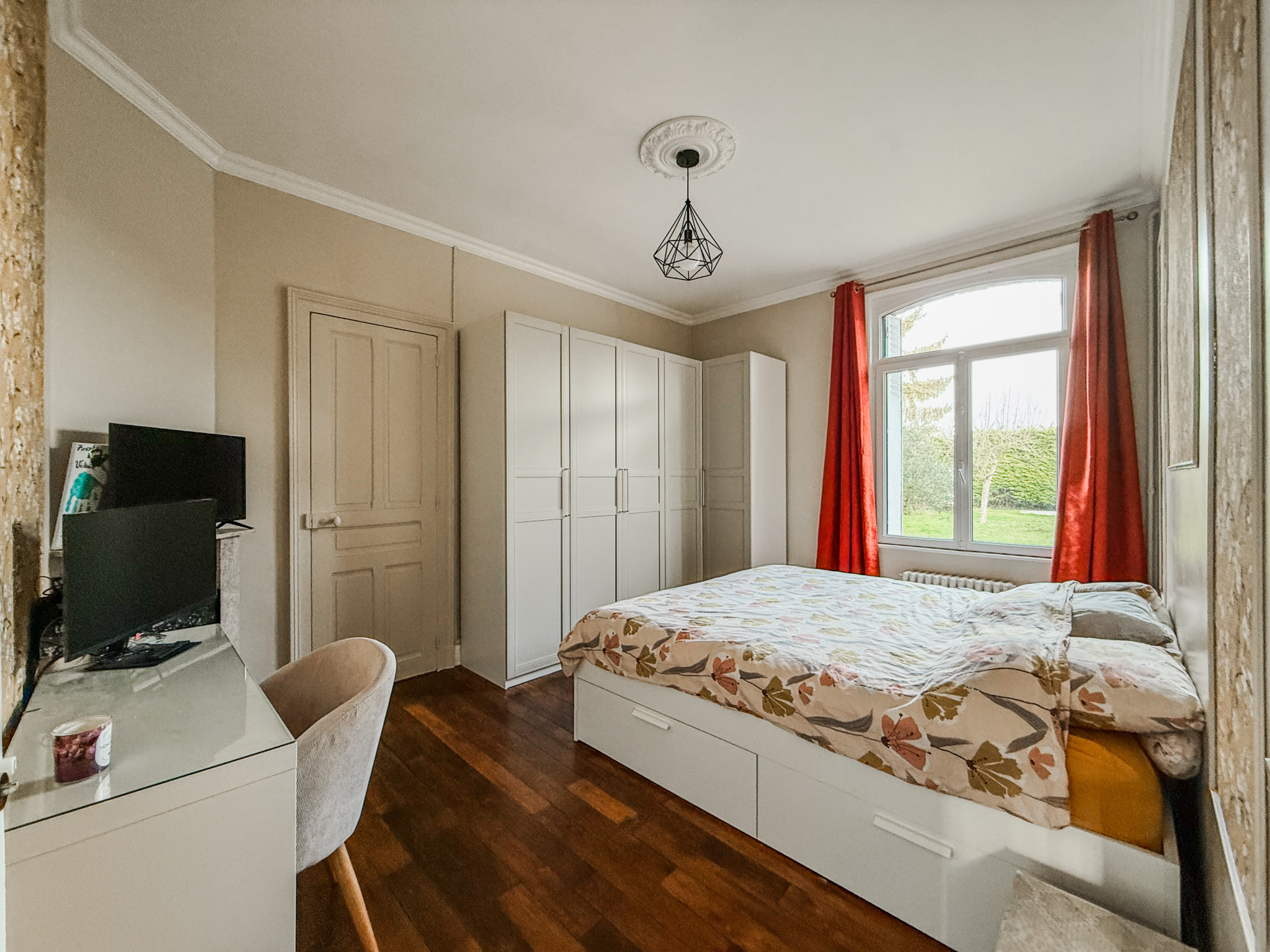 Immo80 – L'immobilier à Amiens et dans la Somme-PARVILLERS-LE-QUESNOY – MAISON INDIVIDUELLE – AUTONOMIE DE PLAIN PIED – 4 CHAMBRES – DEPENDANCES – GARAGE – JA