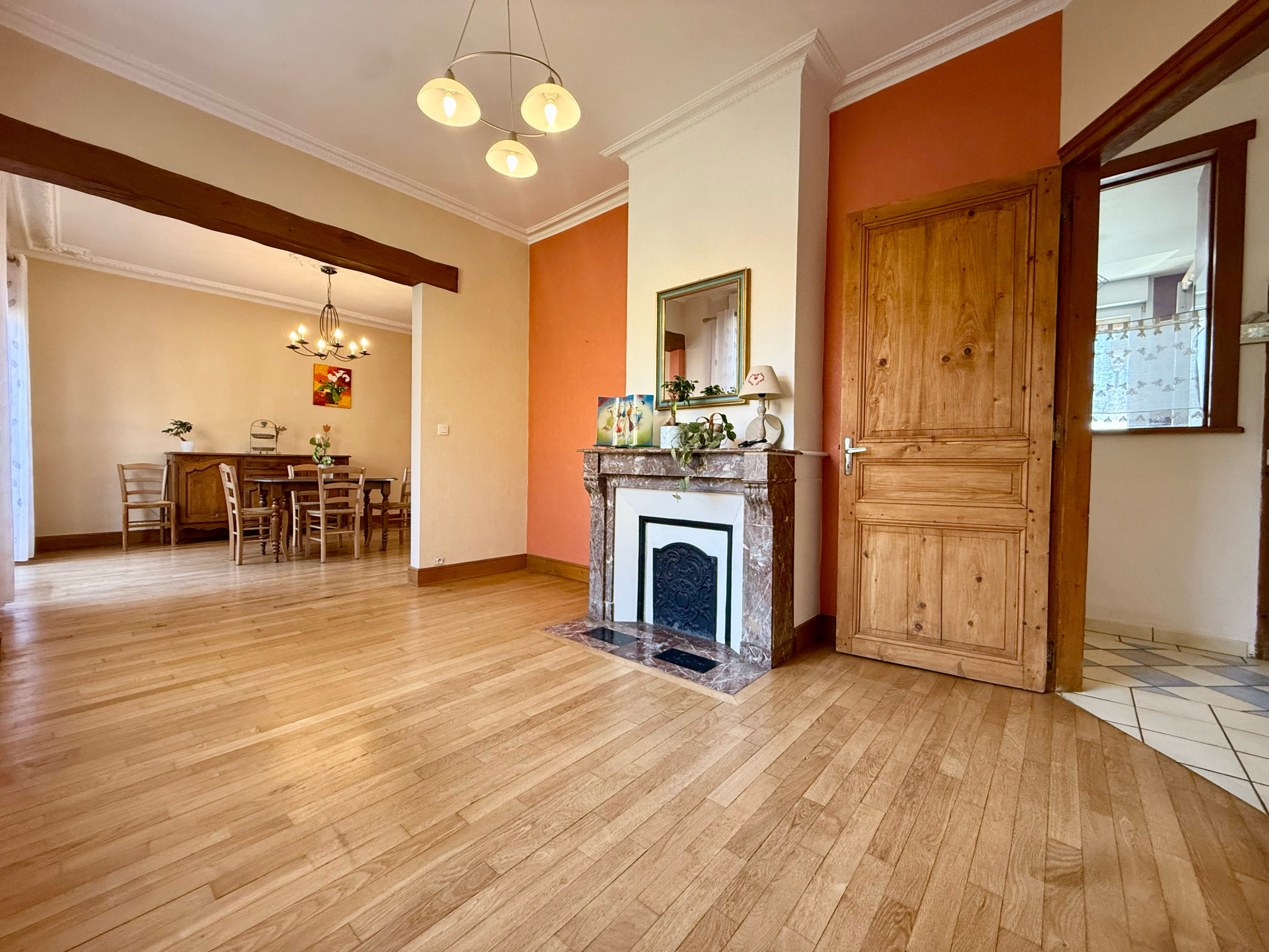 Immo80 – L'immobilier à Amiens et dans la Somme-MONTDIDIER – MAISON + LOCAL – 6 CHAMBRES – JARDIN – DEPENDANCE