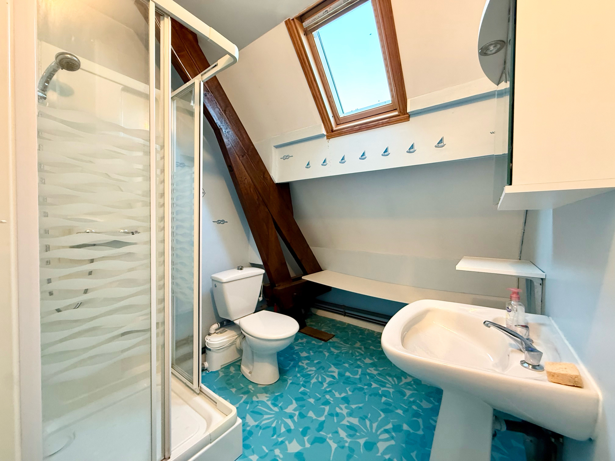 Immo80 – L'immobilier à Amiens et dans la Somme-MONTDIDIER – MAISON + LOCAL – 6 CHAMBRES – JARDIN – DEPENDANCE