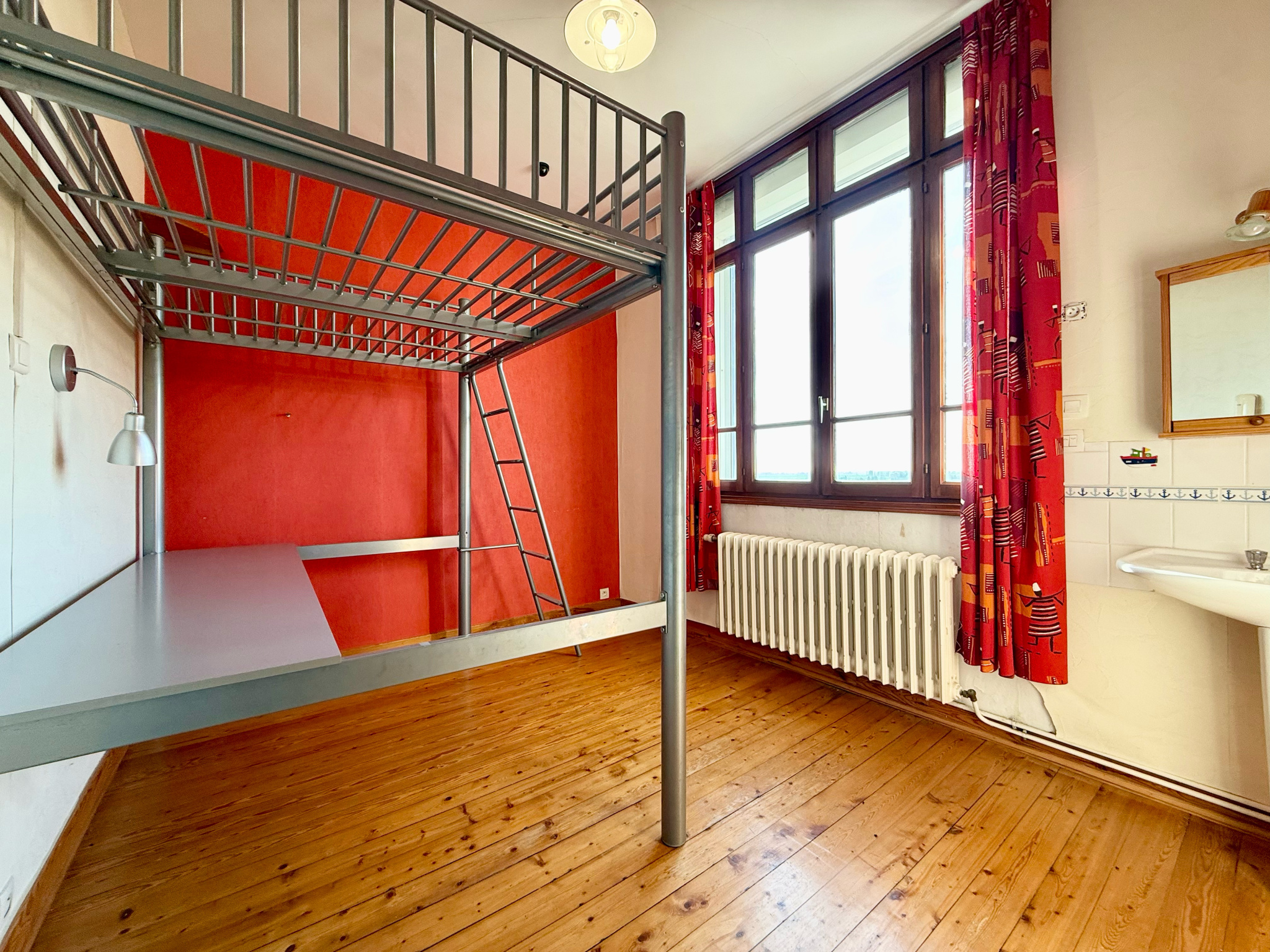 Immo80 – L'immobilier à Amiens et dans la Somme-MONTDIDIER – MAISON + LOCAL – 6 CHAMBRES – JARDIN – DEPENDANCE