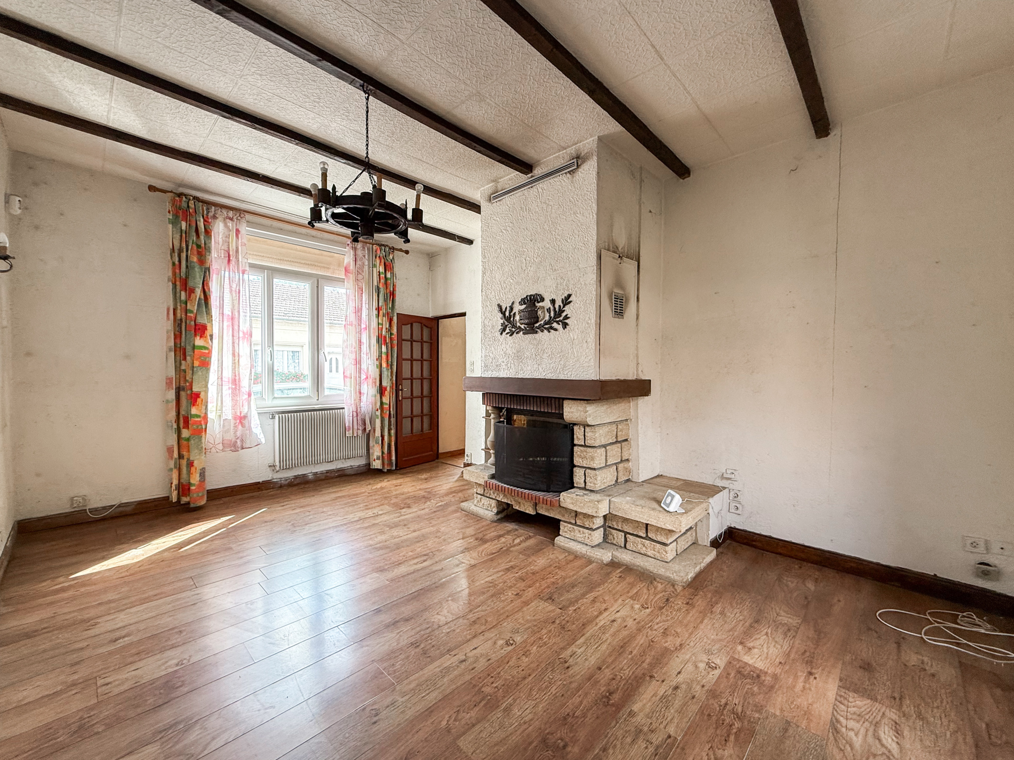 Immo80 – L'immobilier à Amiens et dans la Somme-LIHONS – MAISON INDIVIDUELLE – 2 CHAMBRES – GARAGE – JARDIN – DEPENDANCES