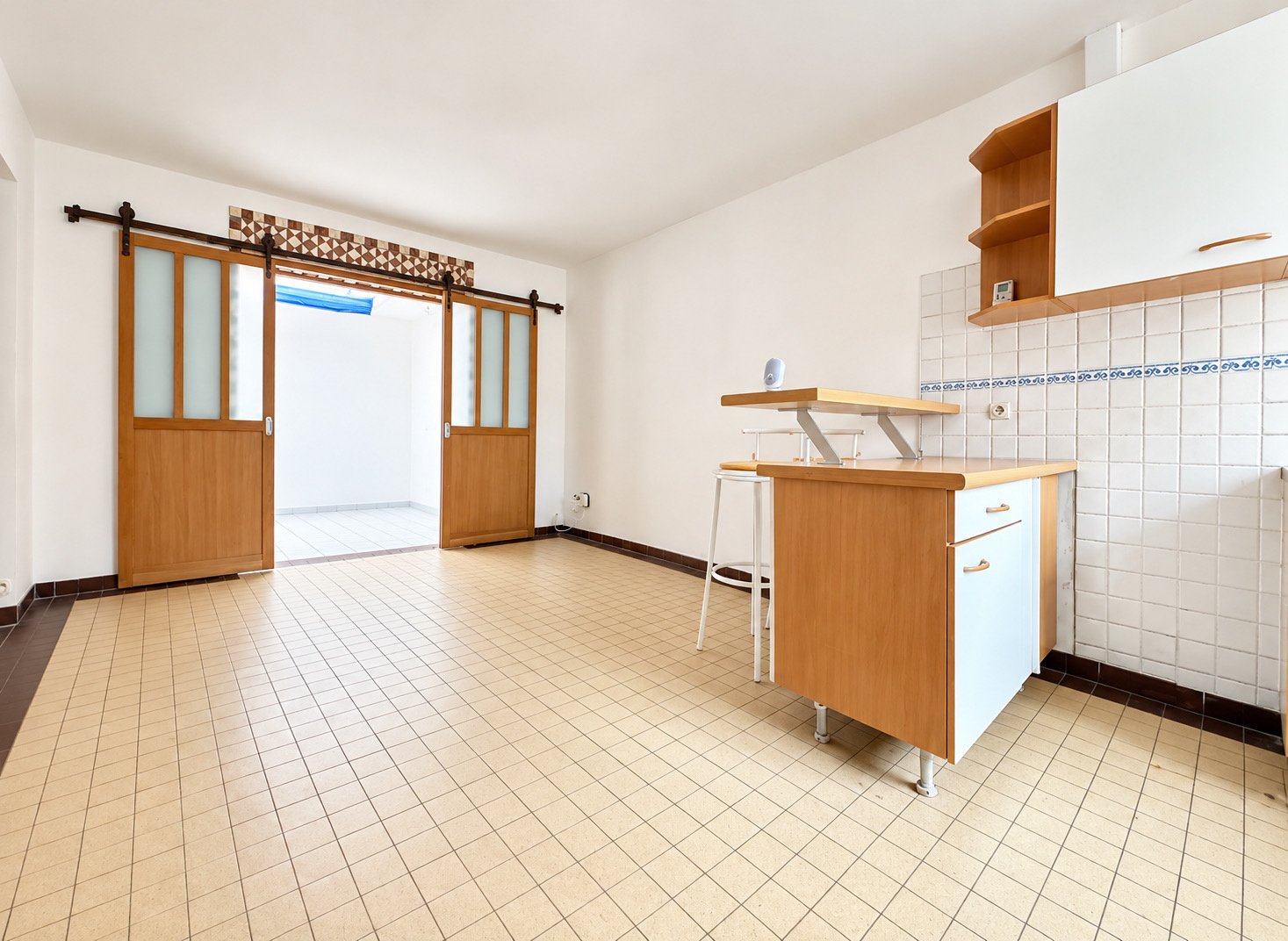 Immo80 – L'immobilier à Amiens et dans la Somme-AMIENS – QUARTIER SAINT-HONORÉ – MAISON SEMI MITOYENNE DE PLAIN PIED – 1 CHAMBRE – COUR