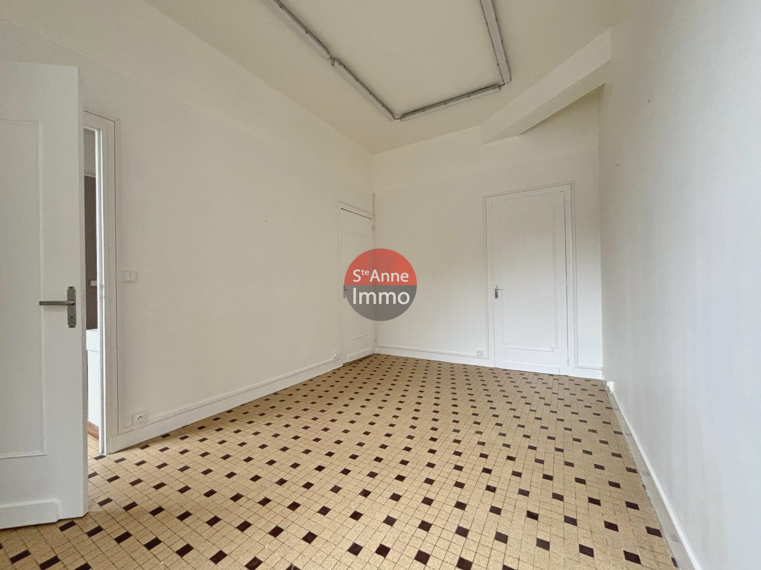 Immo80 – L'immobilier à Amiens et dans la Somme-ANCIENNE LOGE DE GARDIEN AVEC POTENTIEL – 31M2 – AMIENS