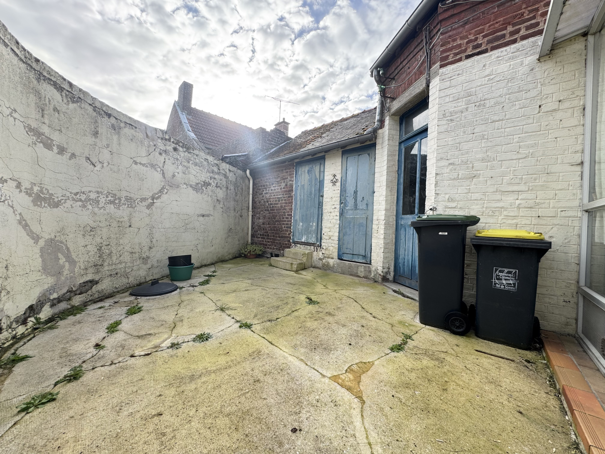 Immo80 – L'immobilier à Amiens et dans la Somme-VILLERS-BRETONNEUX – MAISON AVEC CACHET 115M2 – 3 CHAMBRES – AUTOROUTE