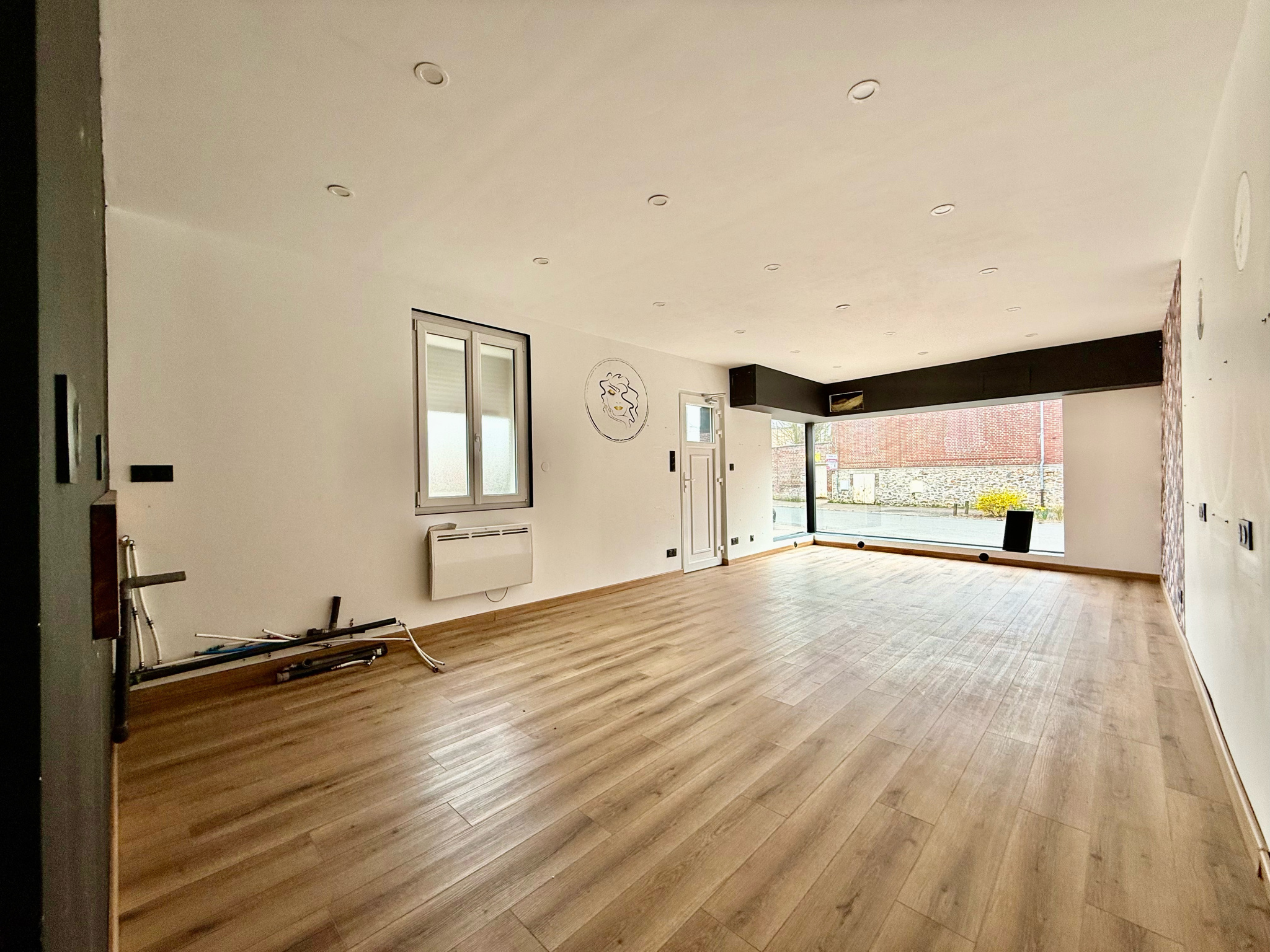 Immo80 – L'immobilier à Amiens et dans la Somme-ROSIERES-EN-SANTERRE – CENTRE VILLE – LOCAL COMMERCIAL