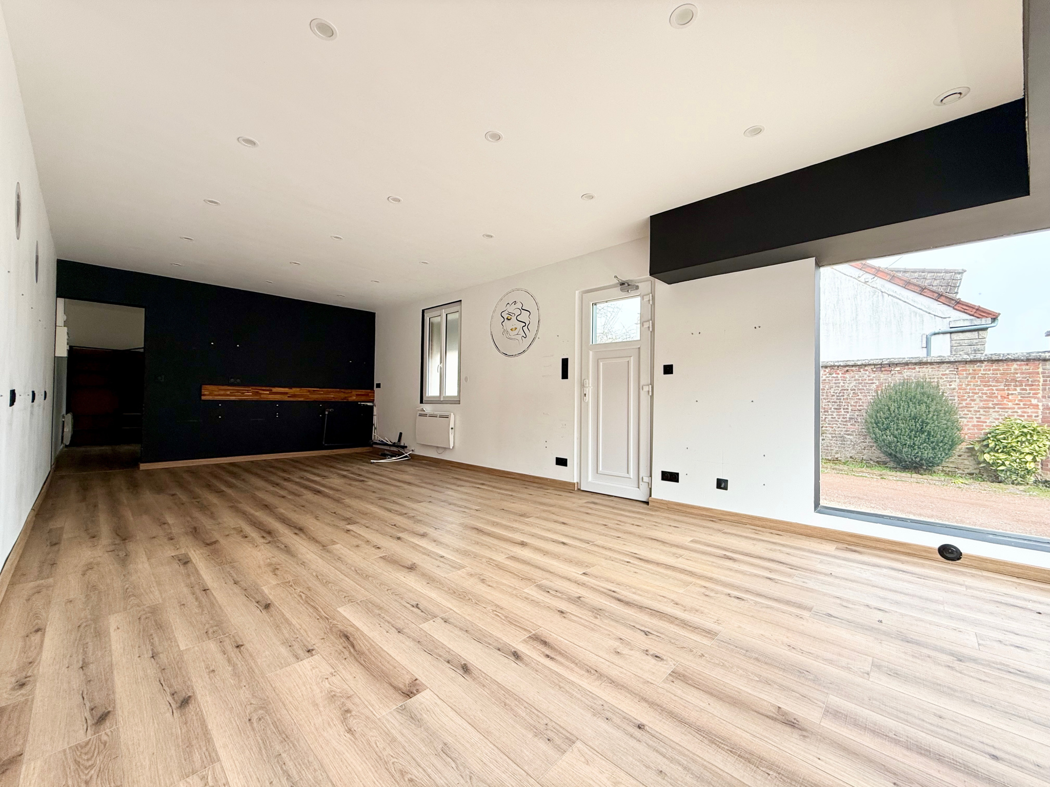 Immo80 – L'immobilier à Amiens et dans la Somme-ROSIERES-EN-SANTERRE – CENTRE VILLE – LOCAL COMMERCIAL